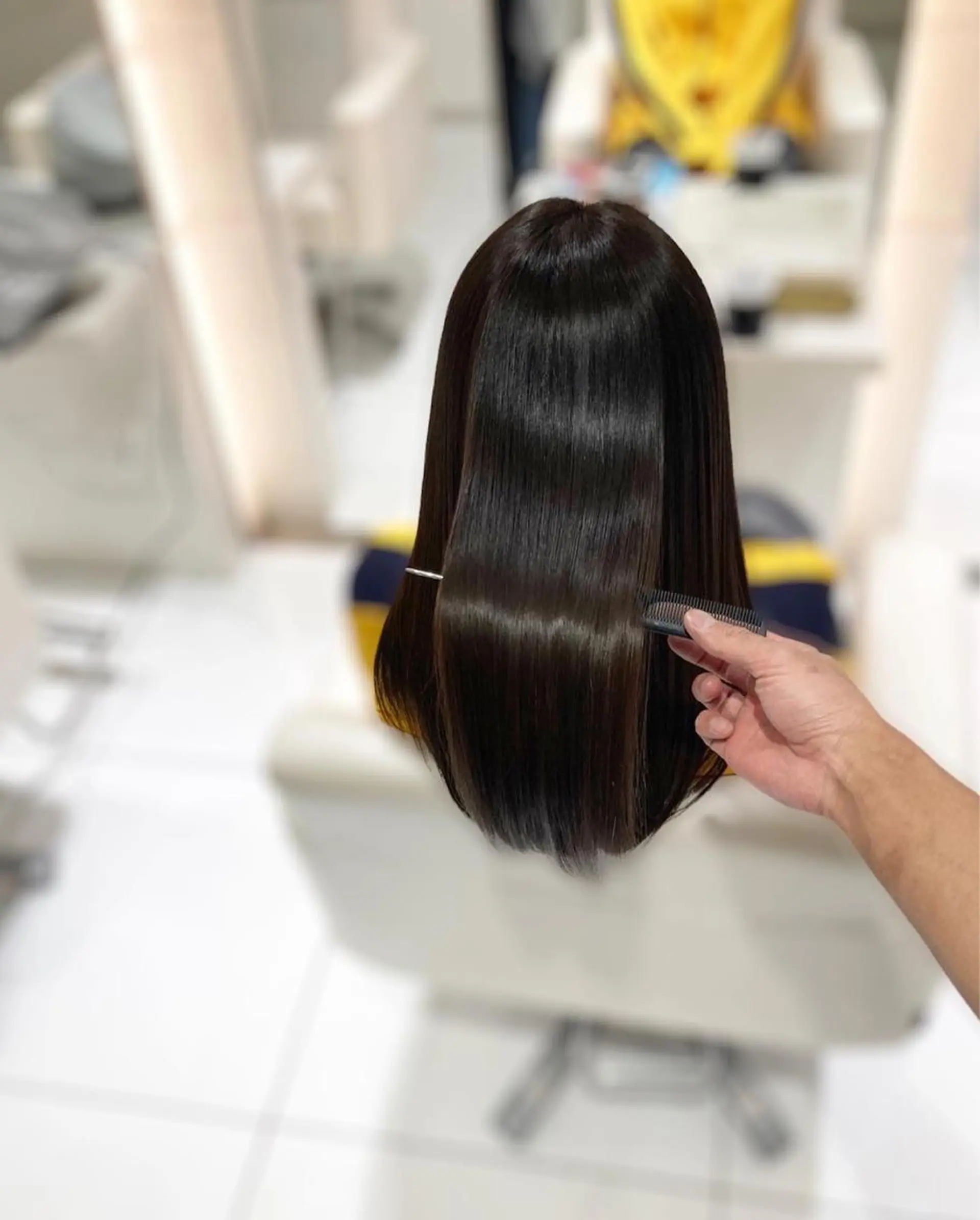 セミロング カット ヘアカラー トリートメント 絹髪に小顔レイヤー KASHIのヘアスタイル