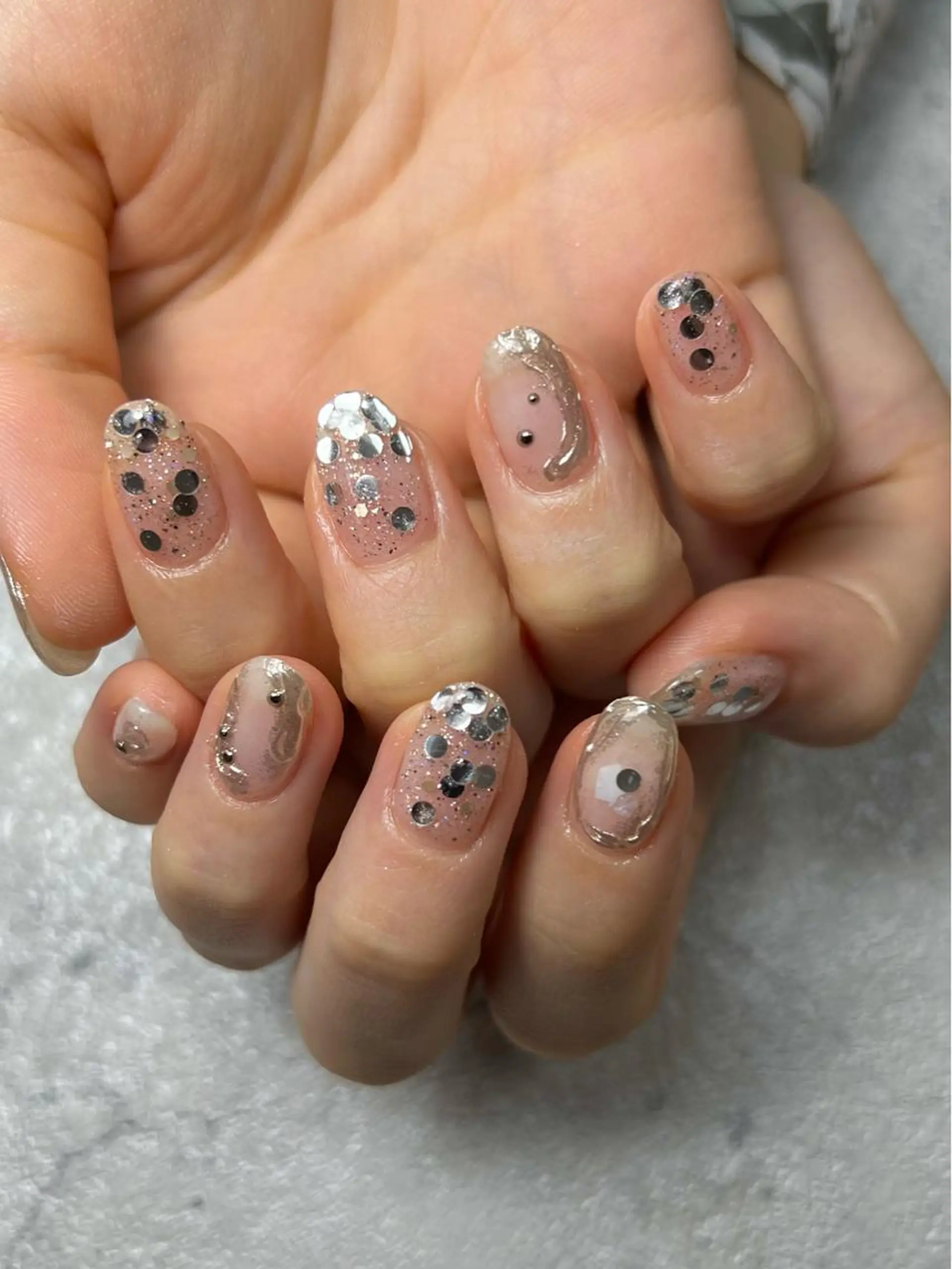 ネイル クリアネイル ジェルネイル ホログラムネイル 持ち込み ニュアンスネイル flowers nailのネイルデザイン