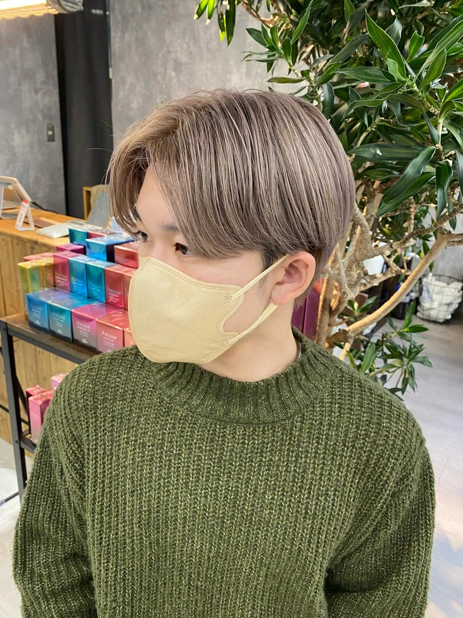 カラー メンズ メンズバレイヤージュ メンズブリーチ メンズインナーカラー メンズ韓国風 バレイヤージュ カット ヘアカラー トリートメント ヘアセット 【.ico】心斎橋 飛田ゆうきのヘアスタイル