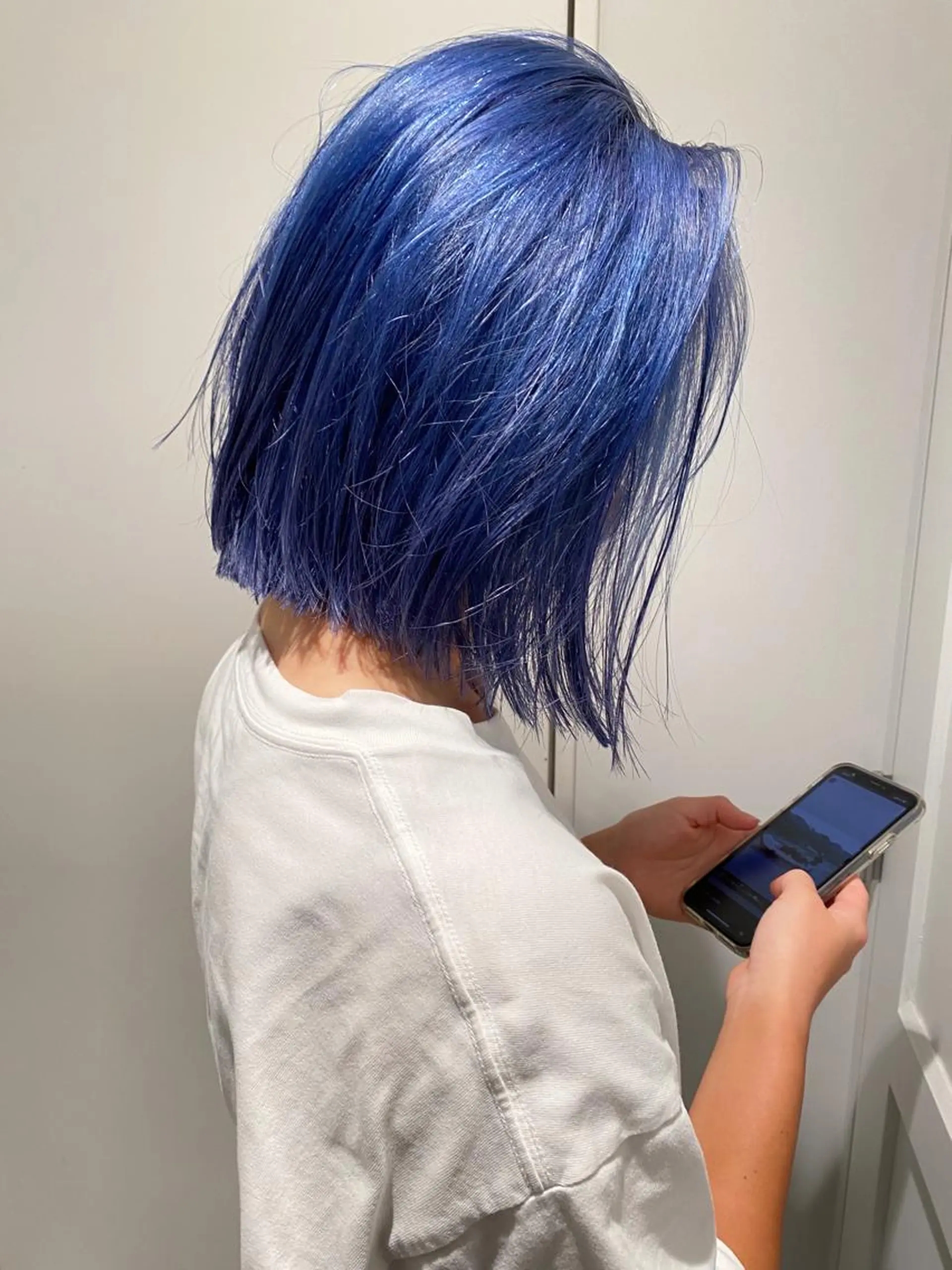 ミディアム カラー ブリーチ ブルーカラー カット ヘアカラー nana🦕 ハイライトベージュのヘアスタイル