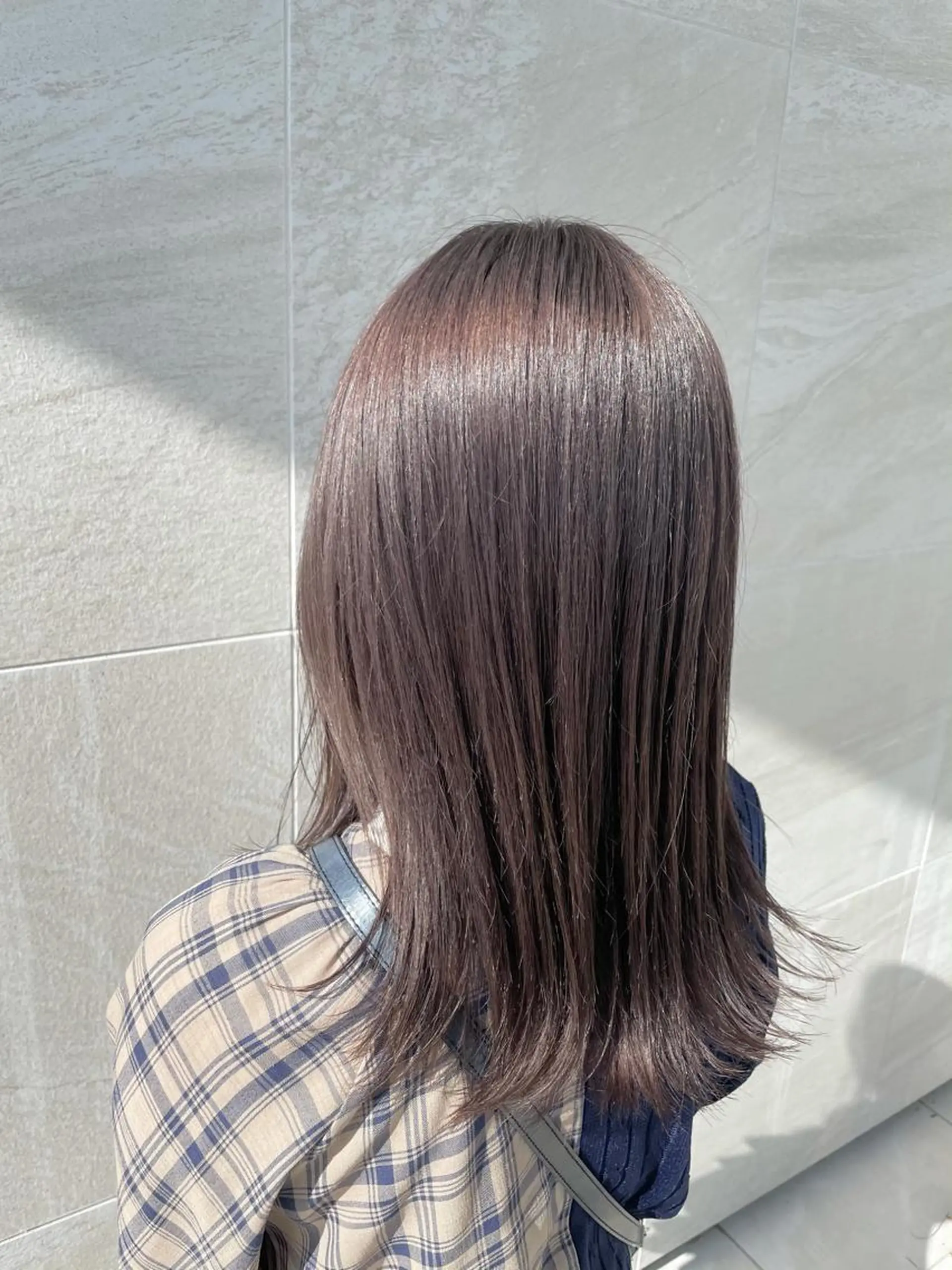 セミロング カラー ブリーチ 透明感カラー グレージュ ハイトーンカラー カット トリートメント shigeru cut club 神田久志本店＆lag所属・田島 仁美のヘアスタイル