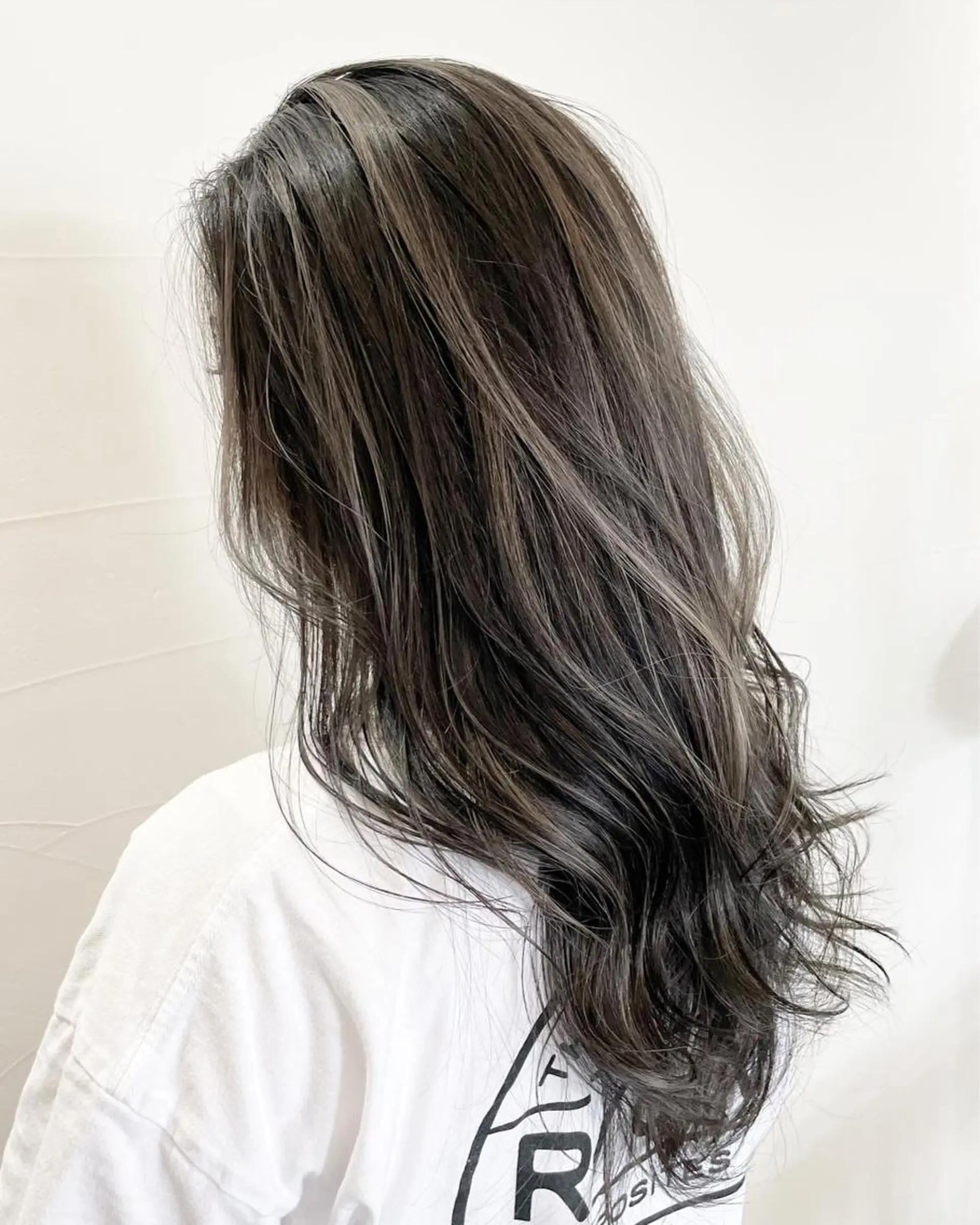 セミロング カラー グレージュ ハイライトカラー ハイライト ヘアカラー トリートメント バレイヤージュカラー 特化美容師✨星皓太のヘアスタイル