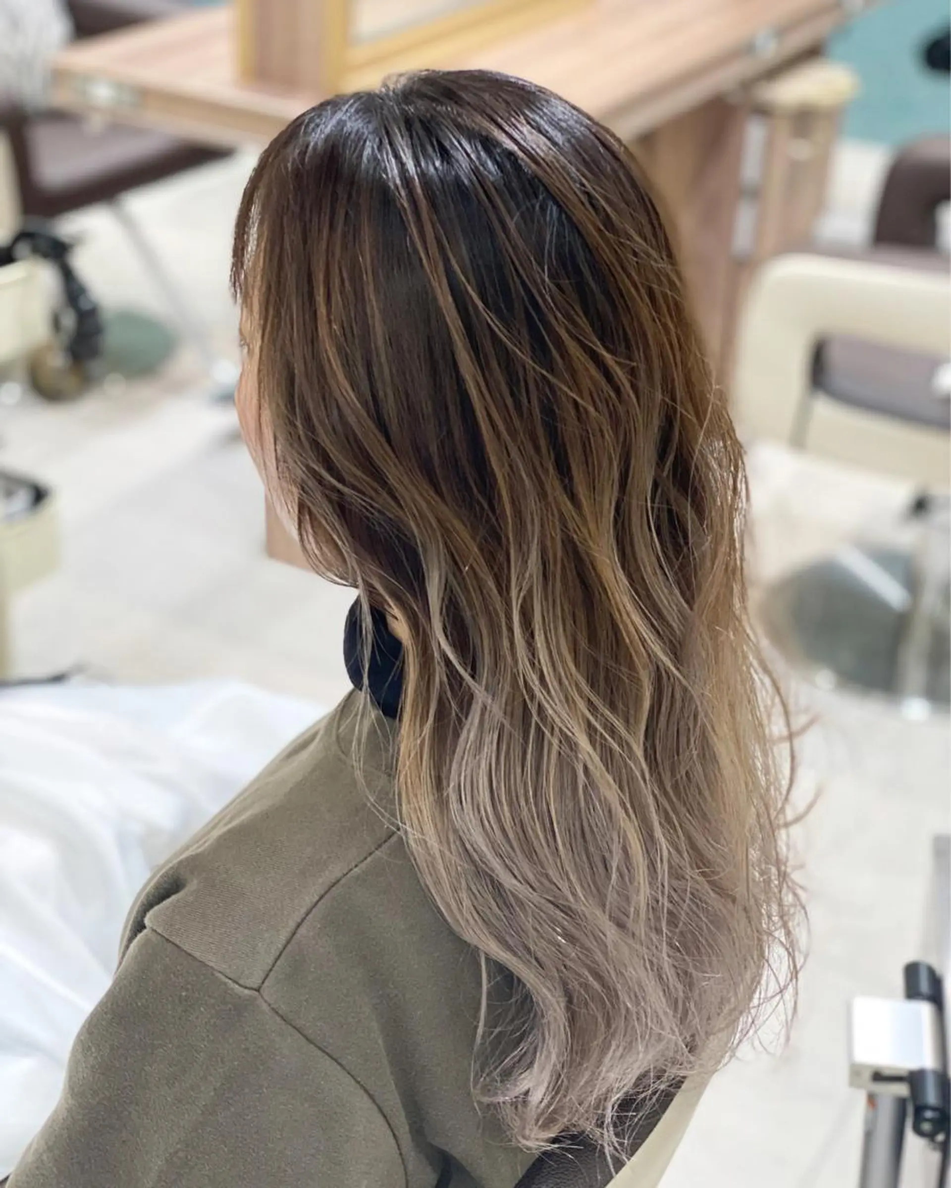 ロング カラー バレイヤージュ レイヤーカット 💎大人ハイライト 💎上杉一也💎のヘアスタイル