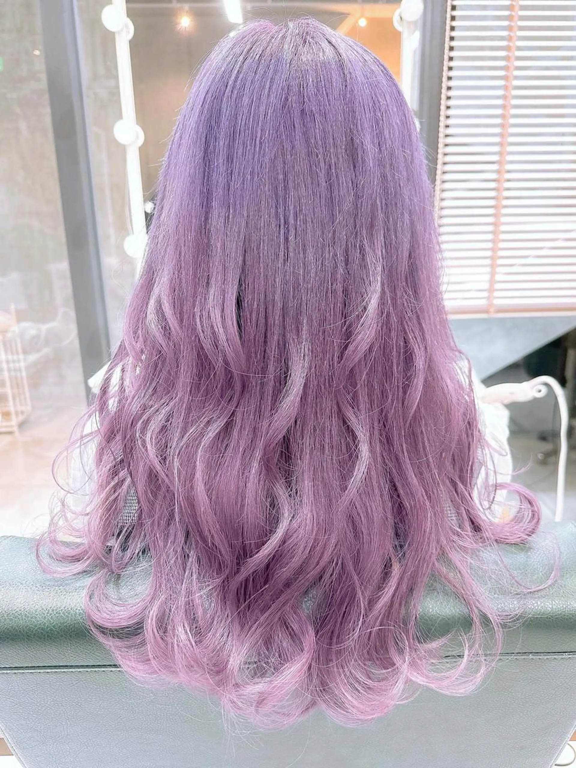 ヘアアレンジ ロング カラー ブリーチ 透明感カラー ハイトーンカラー ラベンダーカラー 𝐑𝐈𝐍𝐊𝐀 🐷🖤のヘアスタイル