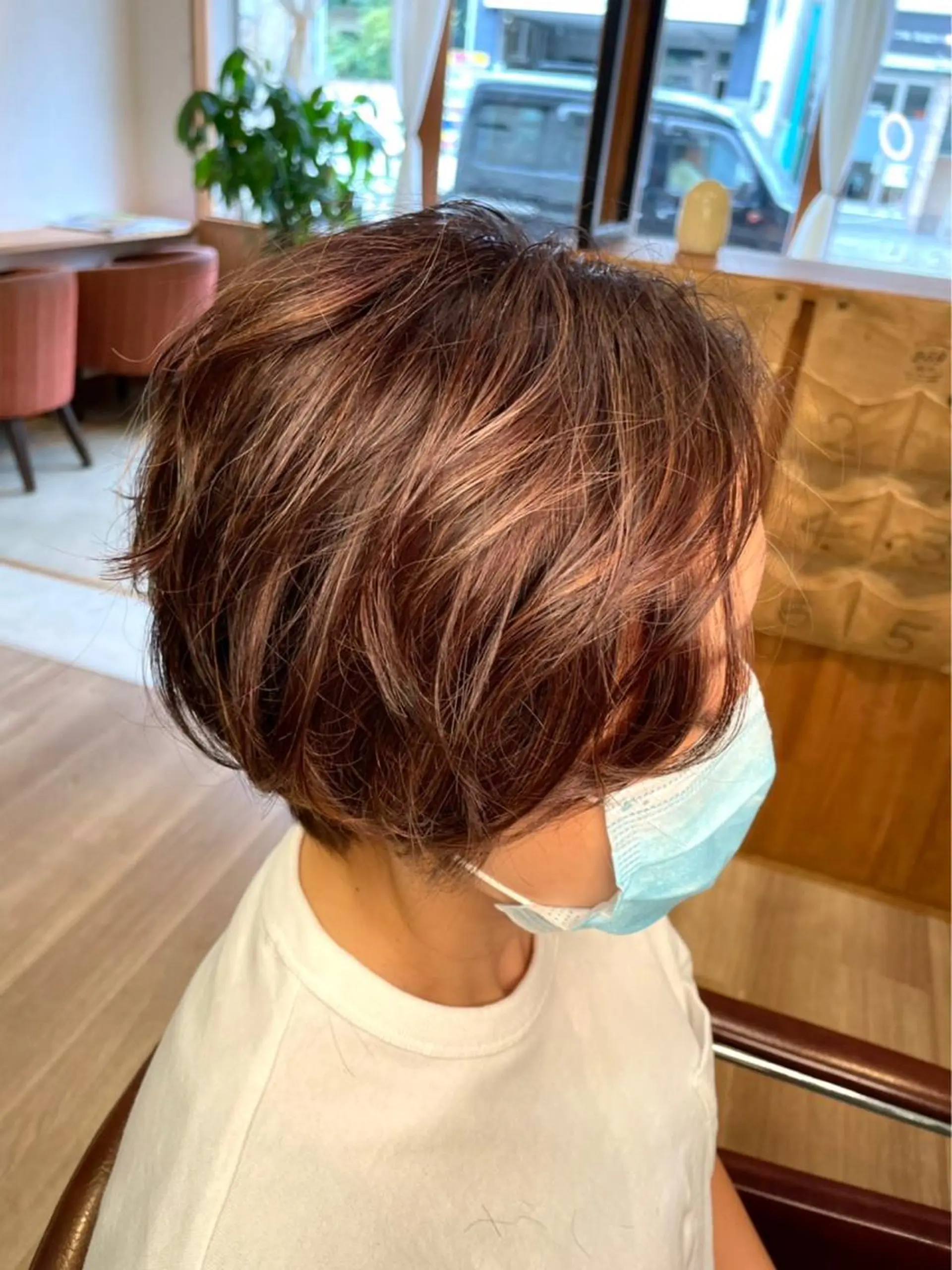 ショート カラー ハイライトカラー ハイライト chill out 南塚口本店のヘアスタイル