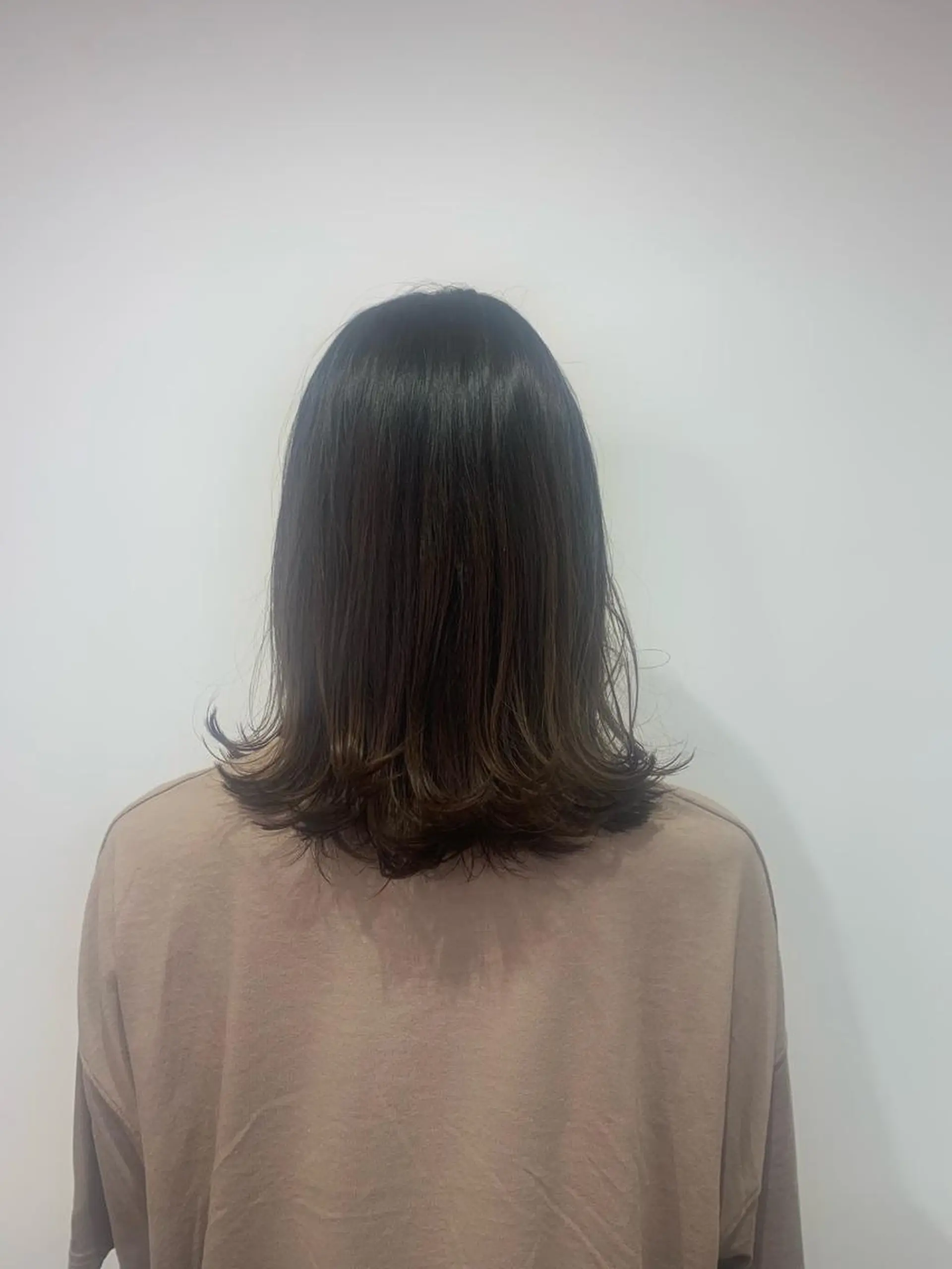 カラー LENORA所属・イズミ ナナコのヘアスタイル