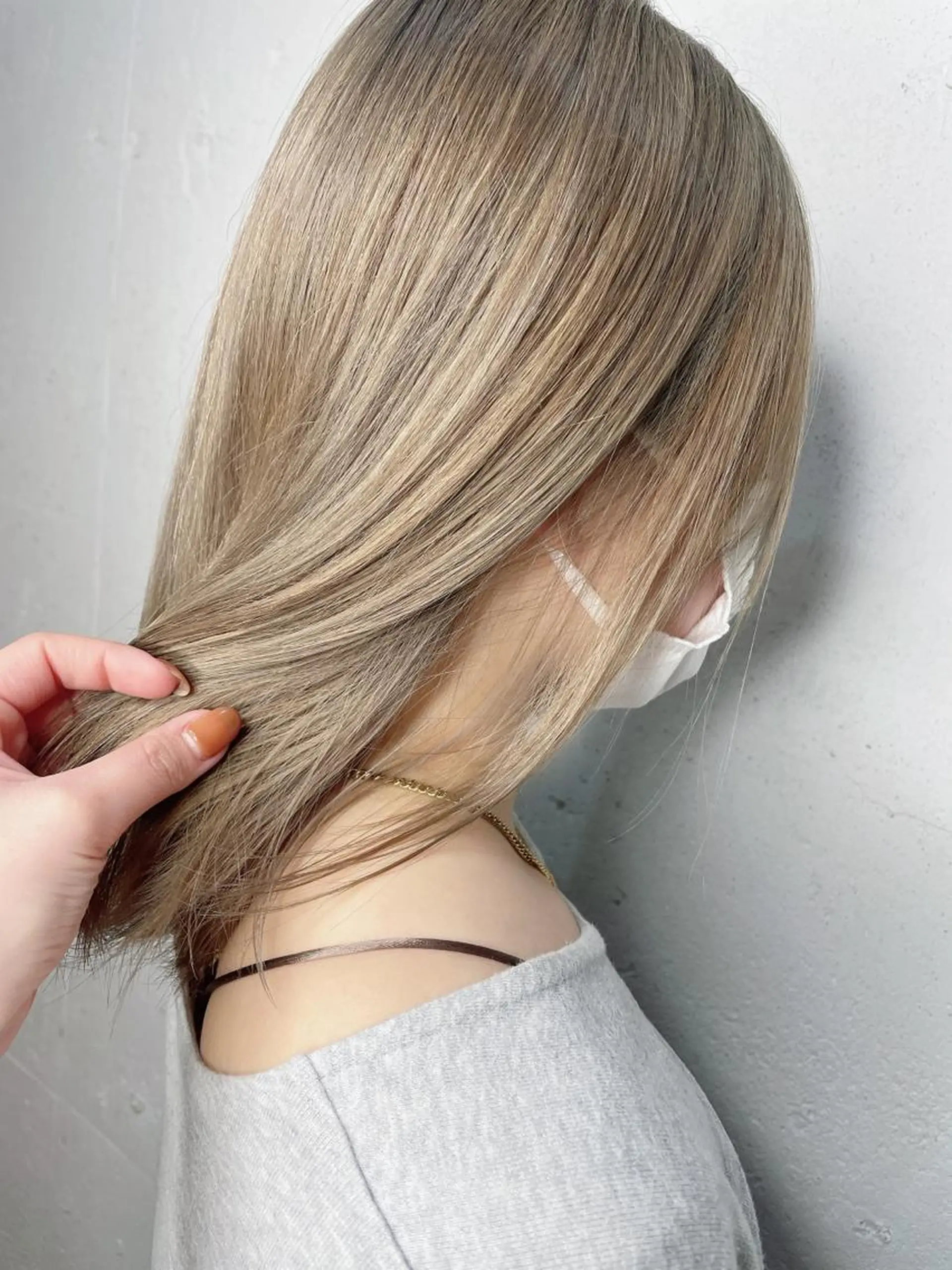 ミディアム カラー カット ヘアカラー トリートメント hisano / ハイトーン・透明感のヘアスタイル