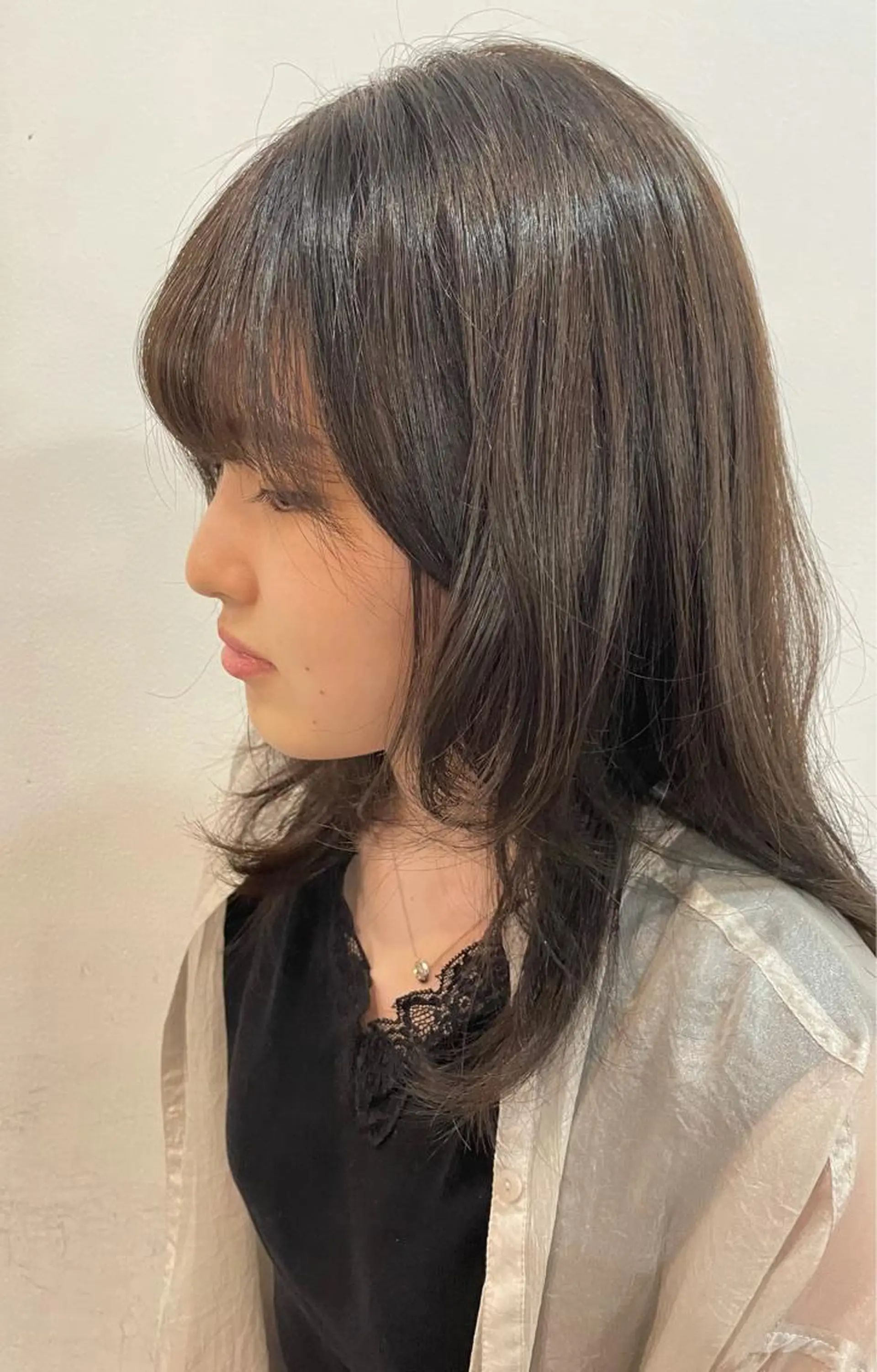 セミロング カラー ベージュカラー ブリーチ 透明感カラー ブリーチなしカラー chiharu ボブ/レイヤーのヘアスタイル