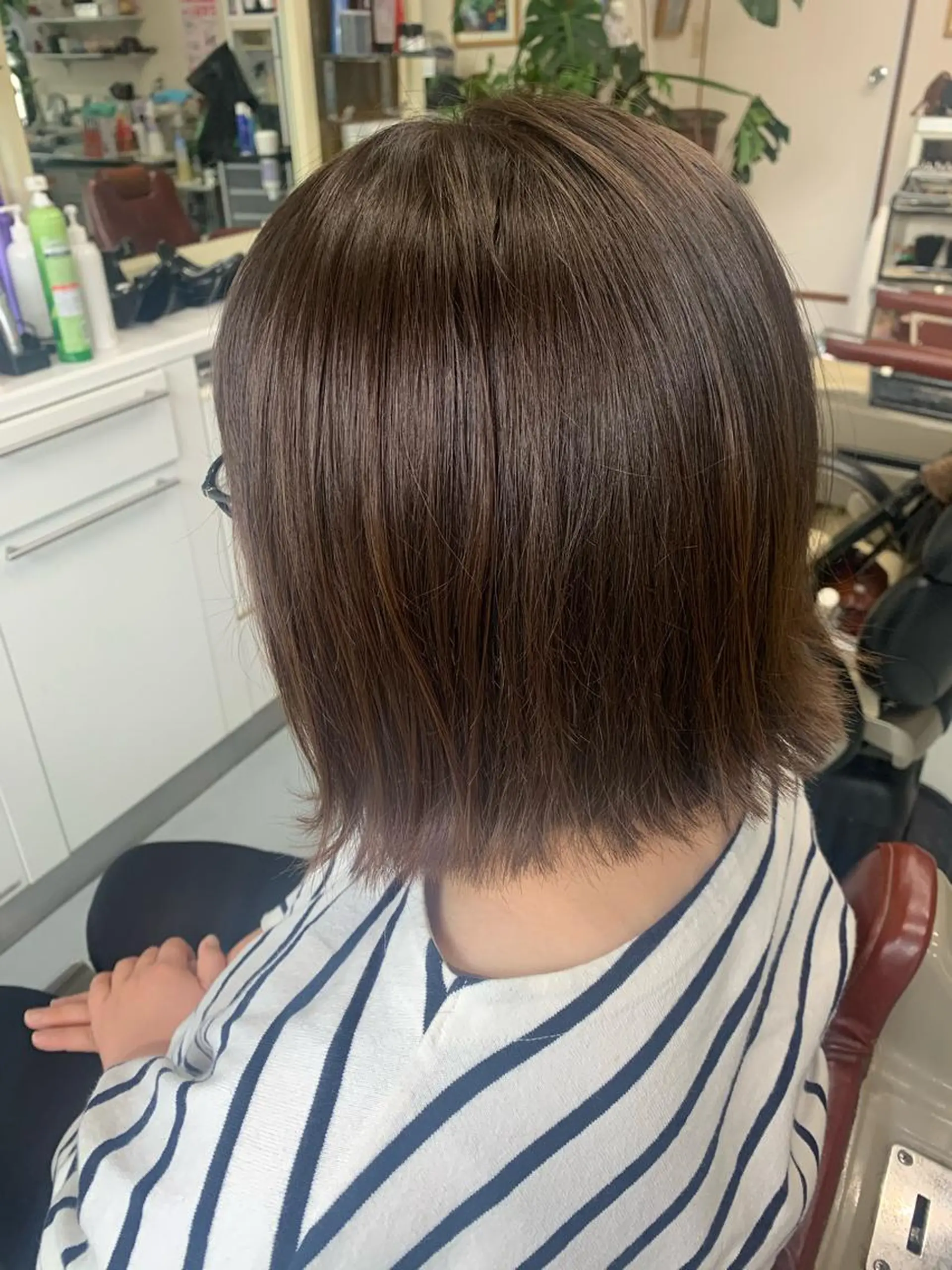 ミディアム カラー ブラウンカラー オリーブブラウン ボブ カット ヘアカラー トリートメント ストウ ナナエのヘアスタイル