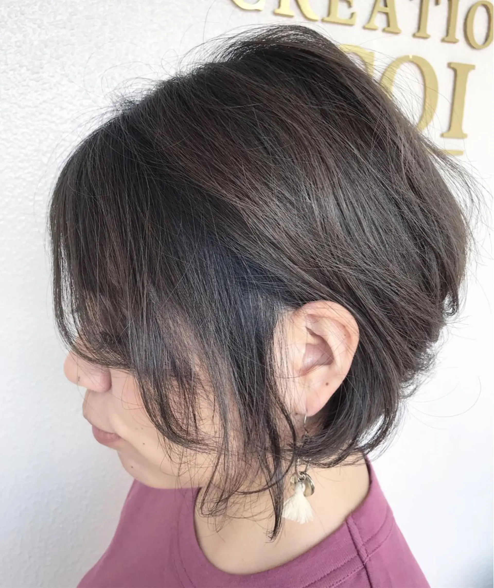 ショート 前下がりボブ アイスグレージュ ボブ 大嶋 宏隆のヘアスタイル