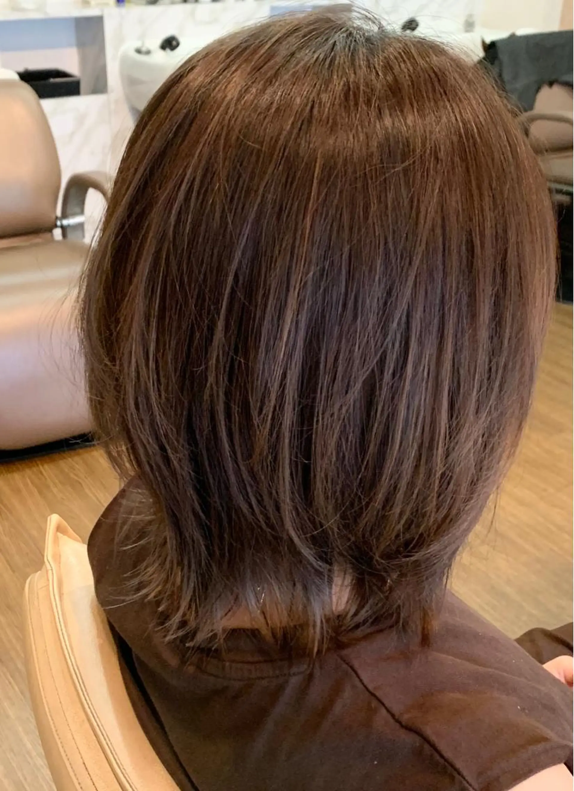 ミディアム ヘアカラー coupe ciseauxのヘアスタイル