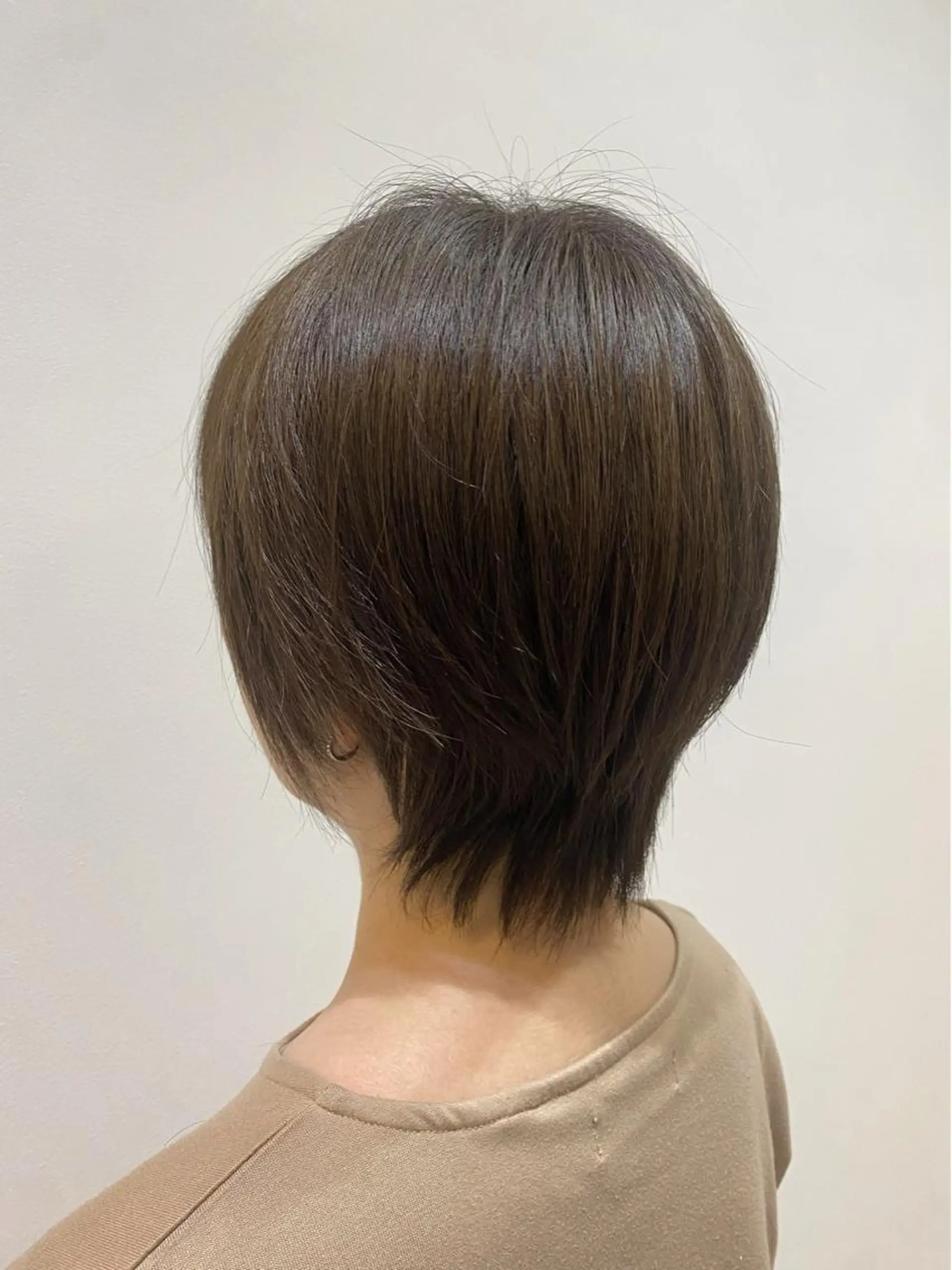 ショート カラー ショートレイヤー レイヤーカット ミセス ショートヘア カット ヘアカラー トリートメント ♡オシャ髪♡AI ✂️newi町田のヘアスタイル