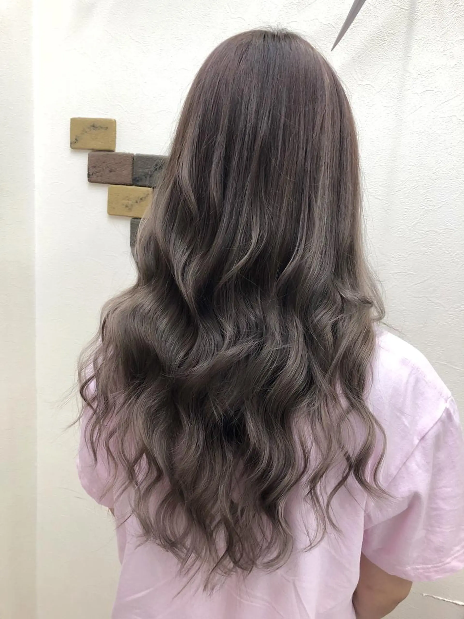 セミロング カラー シールエクステ ダークグレー エクステ ヘアカラー トリートメント エクステ KEISUKE/カラ ー🐶シールエクステのヘアスタイル