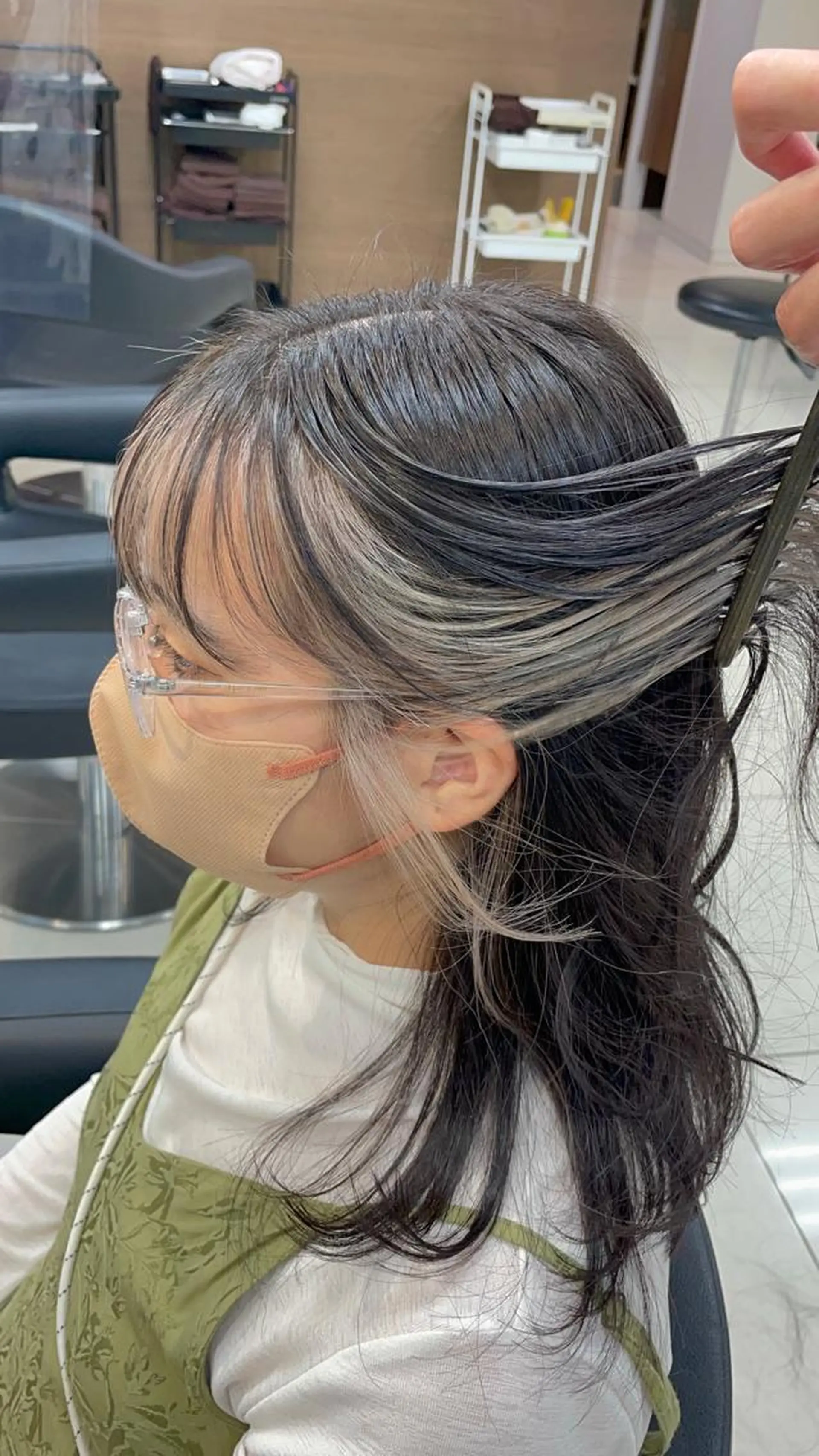セミロング カラー ブリーチ カット ヘアカラー トリートメント 【デザインカラー】 粥川佳日望のヘアスタイル