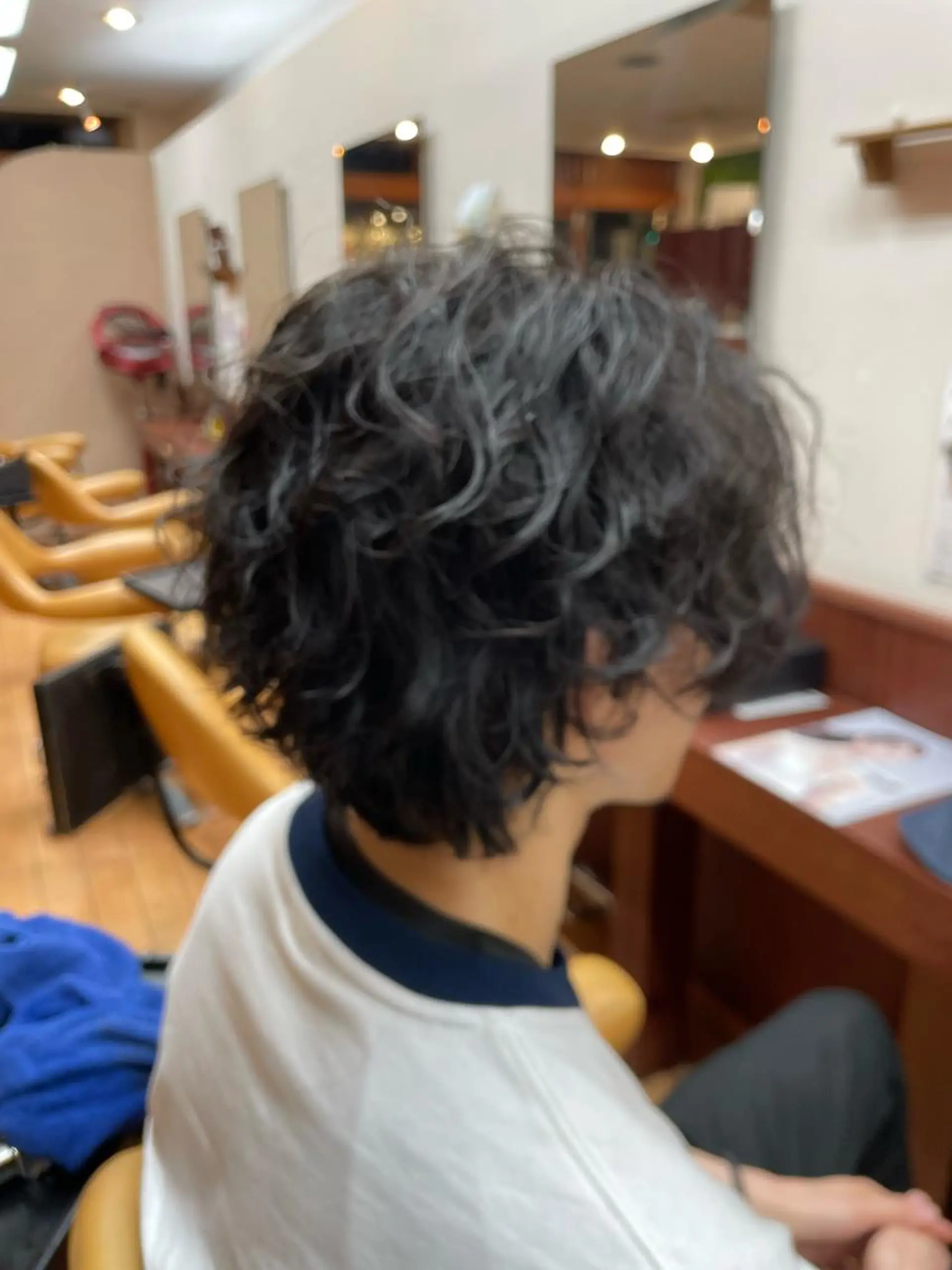 ミディアム メンズ ルキ🌈ブリーチカラ ー&メンズパーマ🦄のヘアスタイル