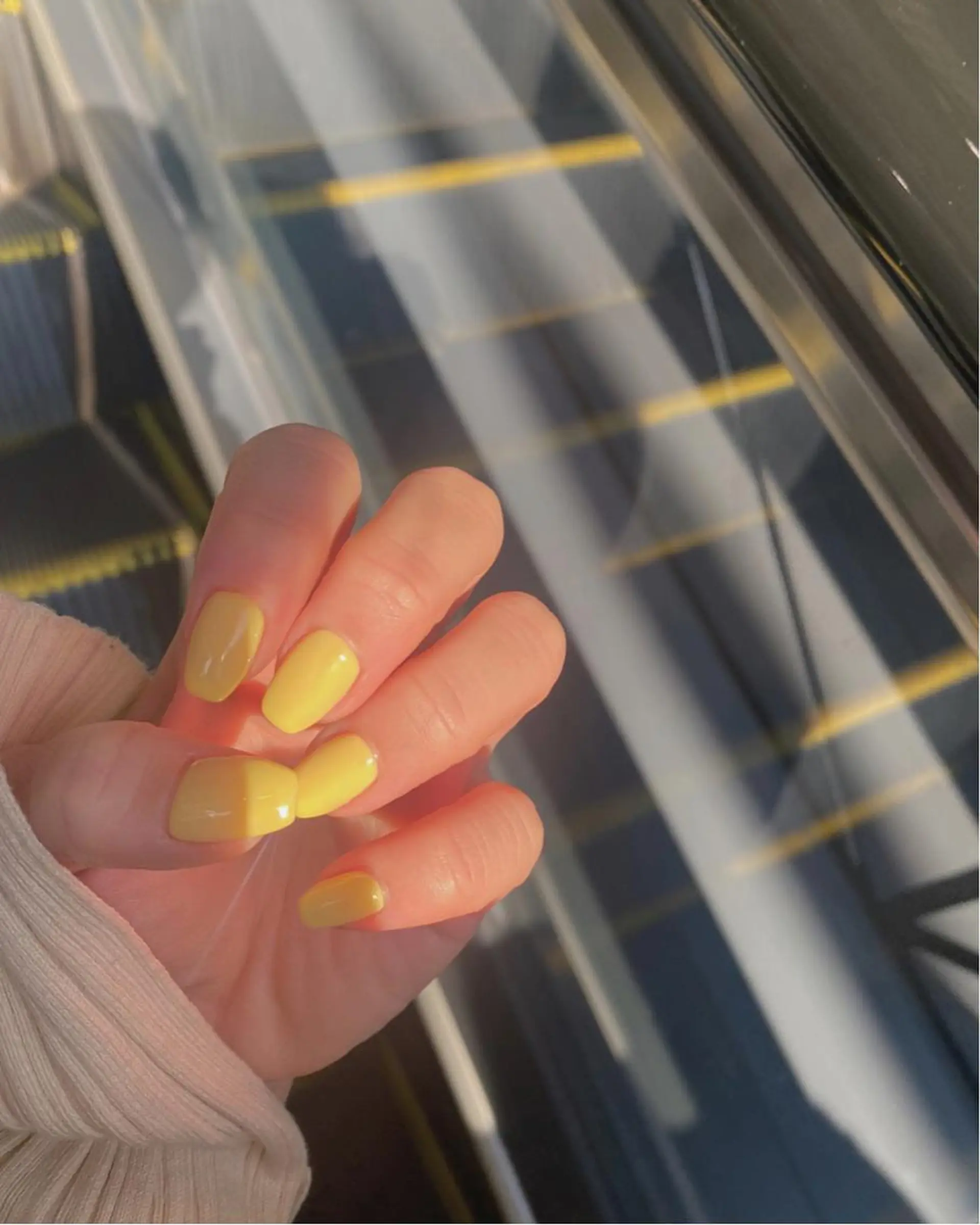 ネイル 黄色 🌼大西洋子 laughl🌼のネイルデザイン