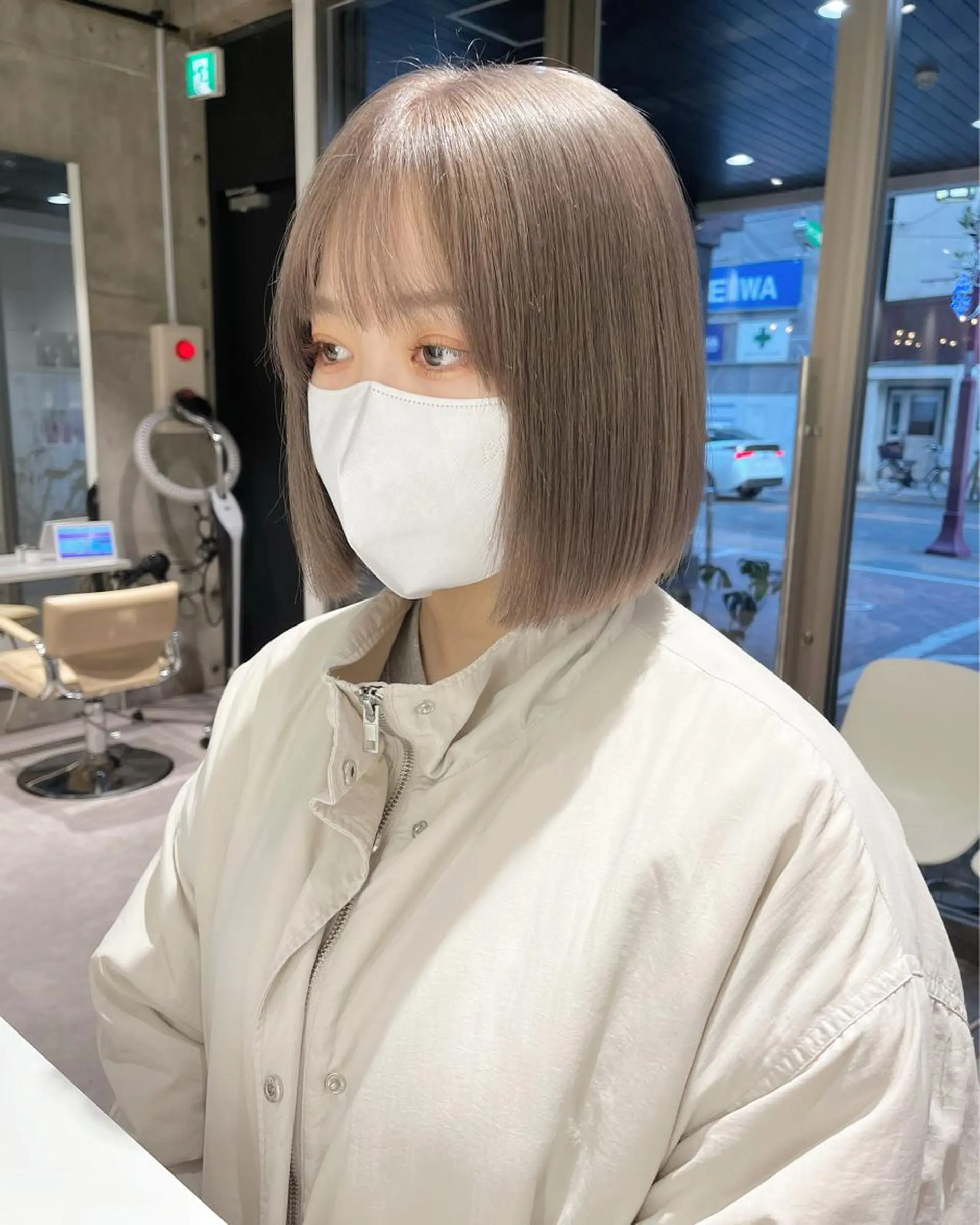 ミディアム カラー iLi所属・iLi 《イリ》のヘアスタイル