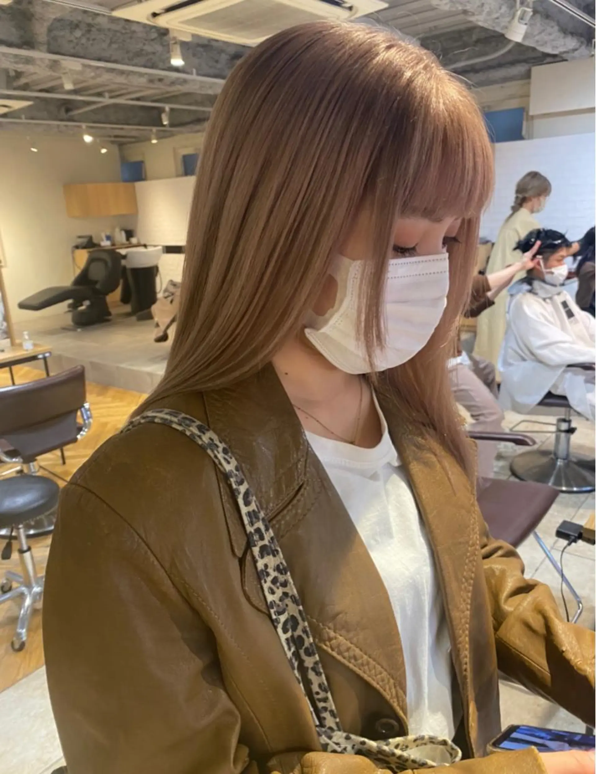 ミディアム カラー パーマ オレンジ カット ヘアカラー io濱川 遥のヘアスタイル