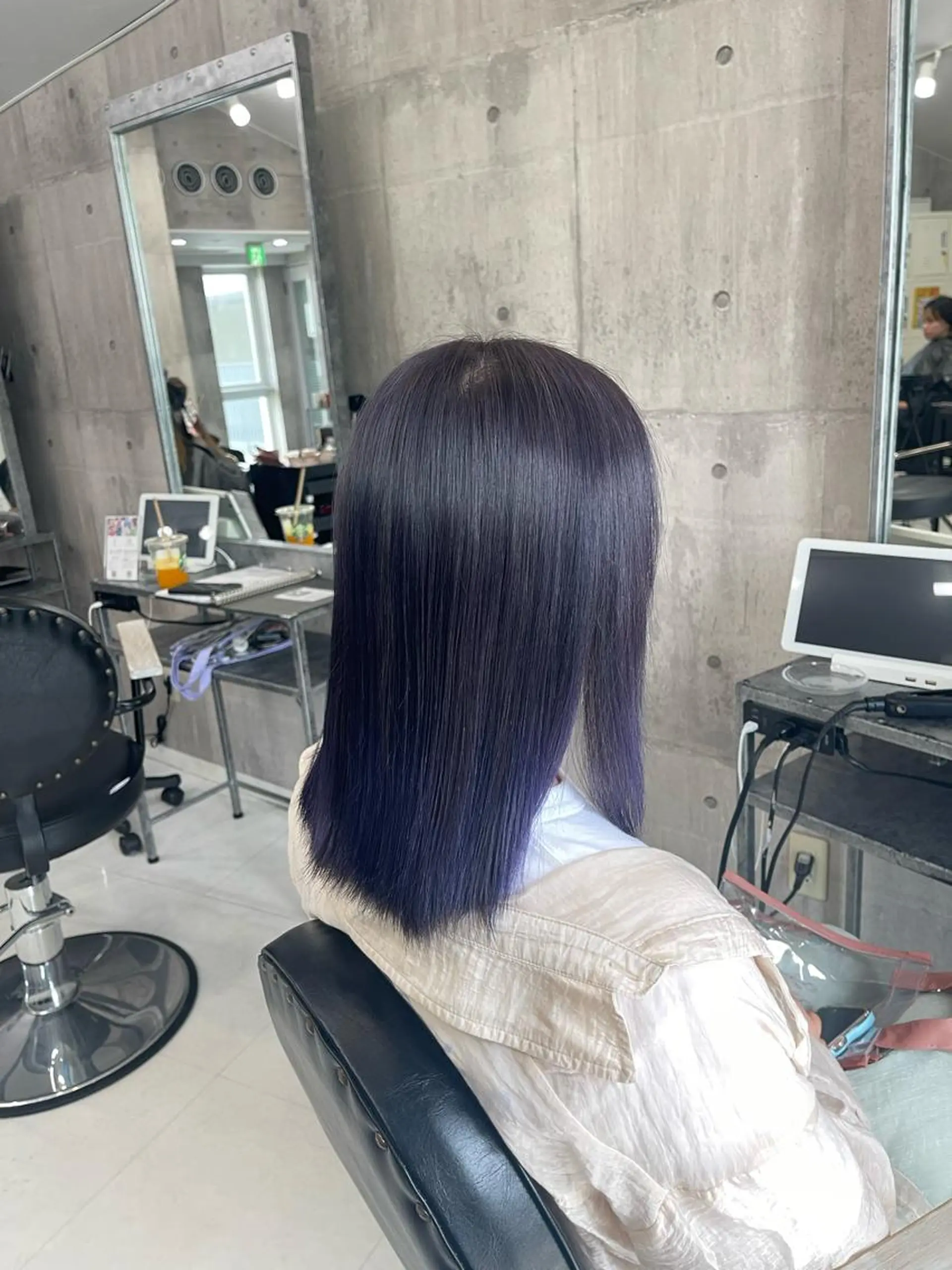 セミロング カラー レイヤーの魔術師 𓍼takumi𓍼のヘアスタイル