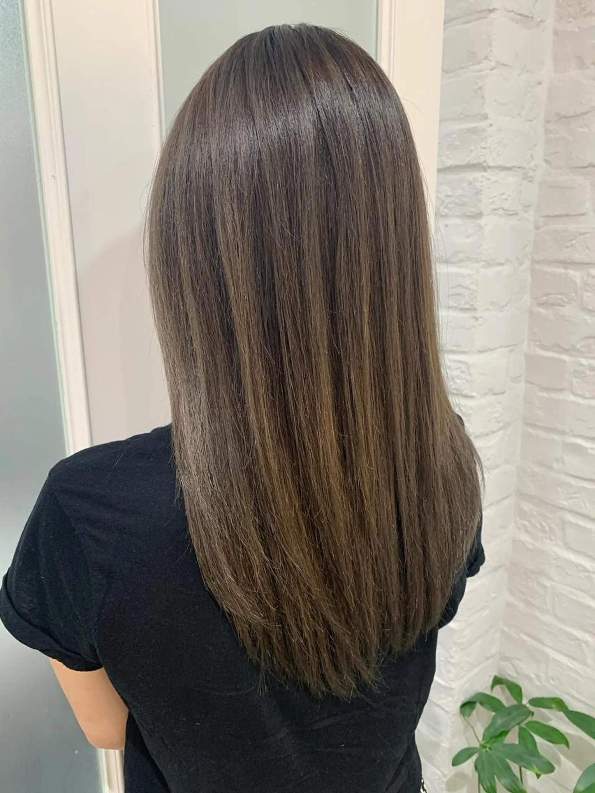 ロング ヘアカラー トリートメント 米津 優花のヘアスタイル