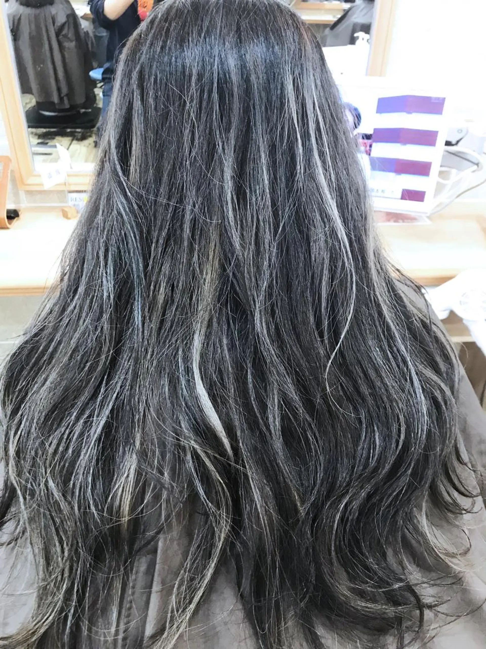 ロング カラー ブリーチ ハイライトカラー ハイライト 平尾 拓也のヘアスタイル