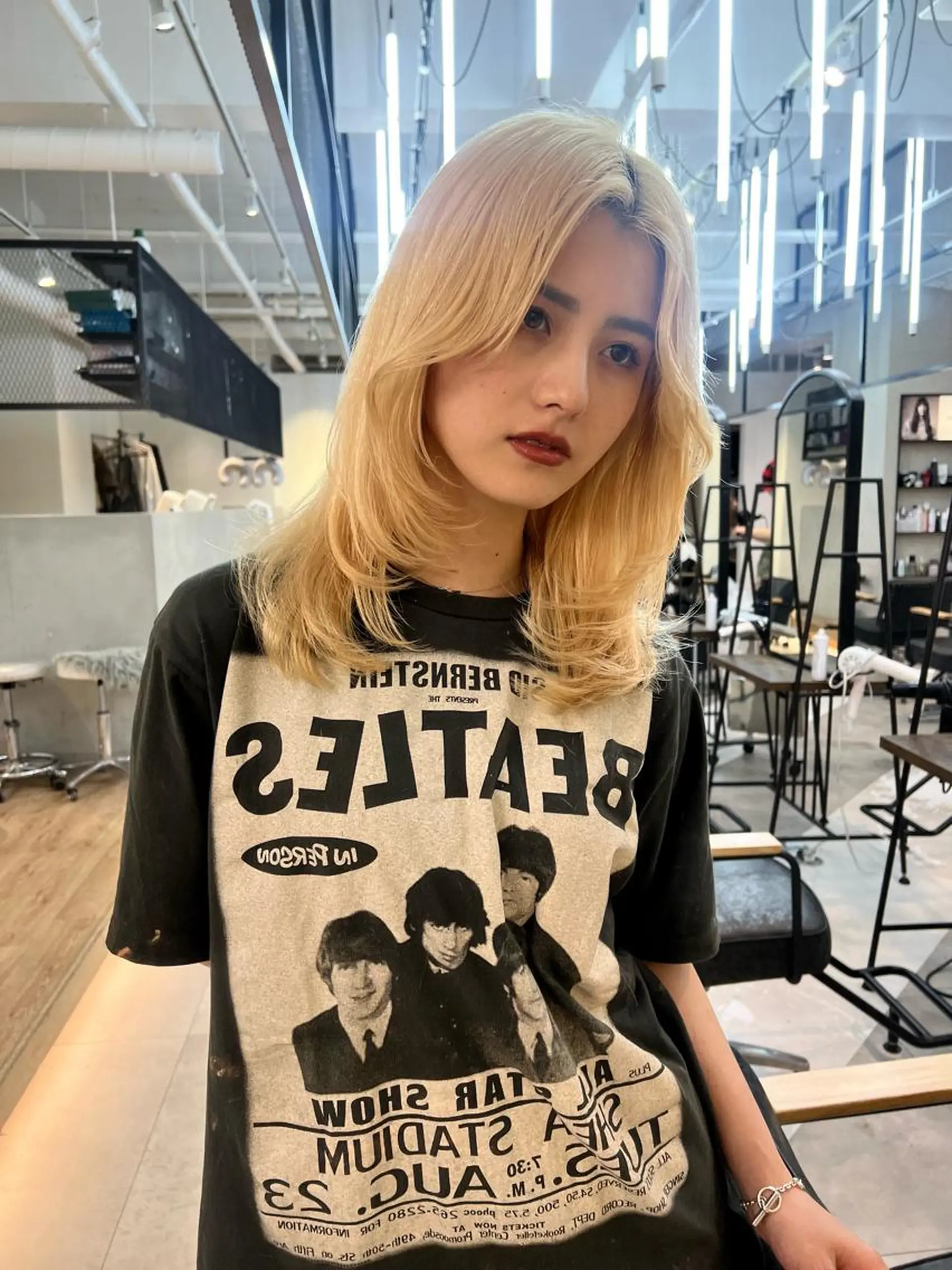 セミロング カラー ブロンド レイヤーカット 顔周りカット/透明感 カラー✂️MEIのヘアスタイル