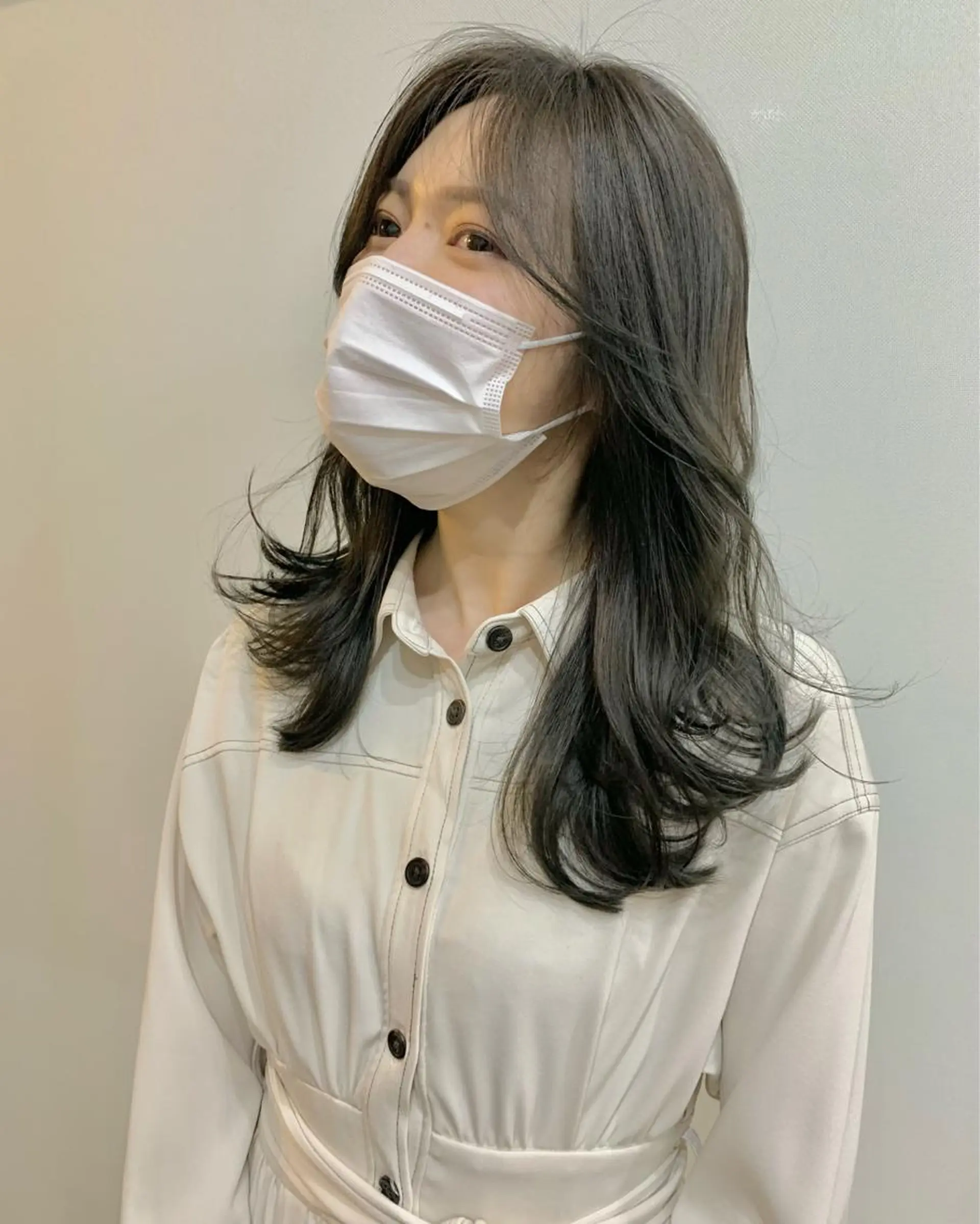 セミロング カラー アッシュ アッシュグレー 透明感カラー 髪質改善/レイヤー カット🍌ユウシのヘアスタイル