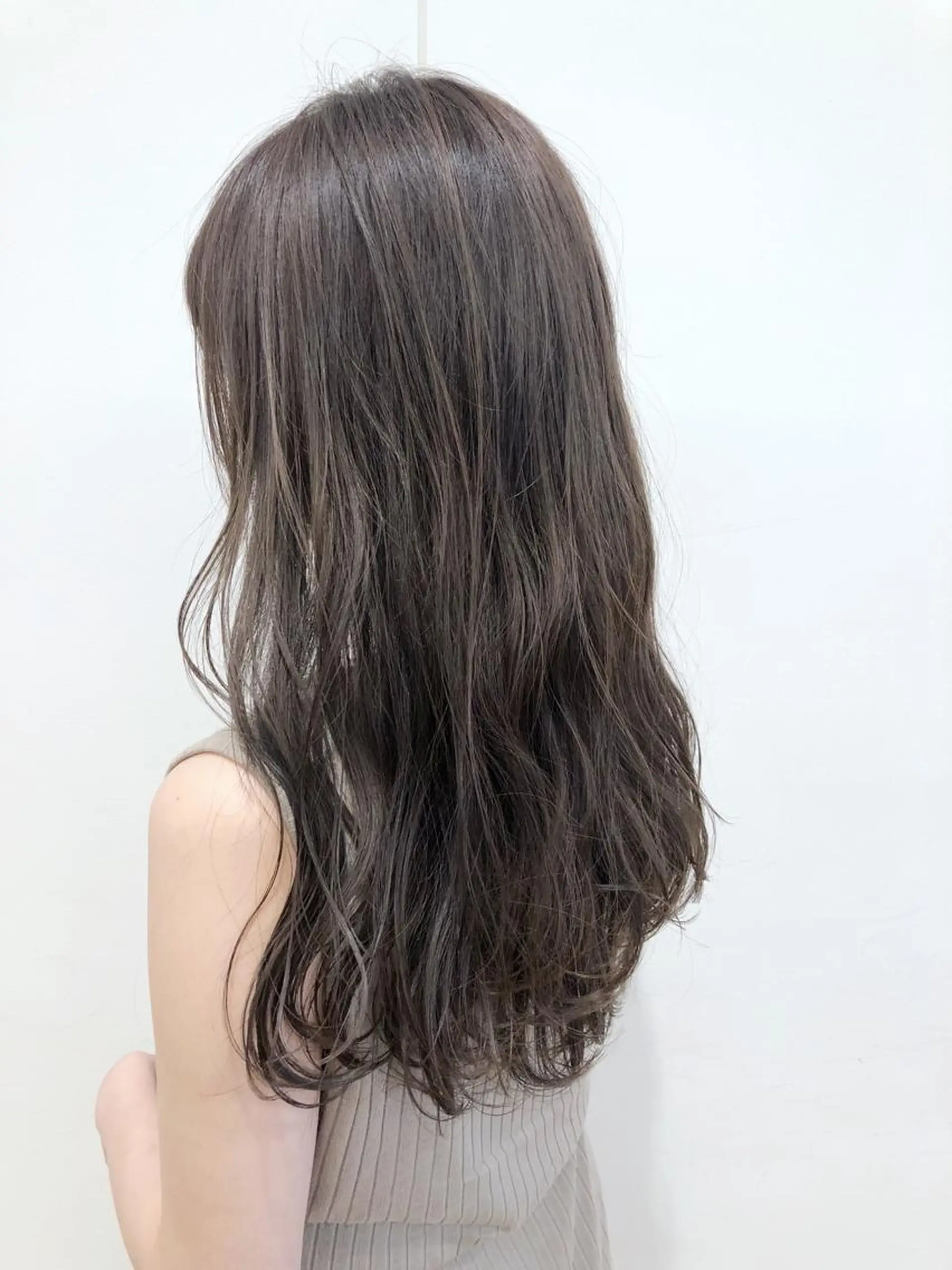 ミディアム ヘアカラー トリートメント ケアブリーチ 坪井佑樹のヘアスタイル