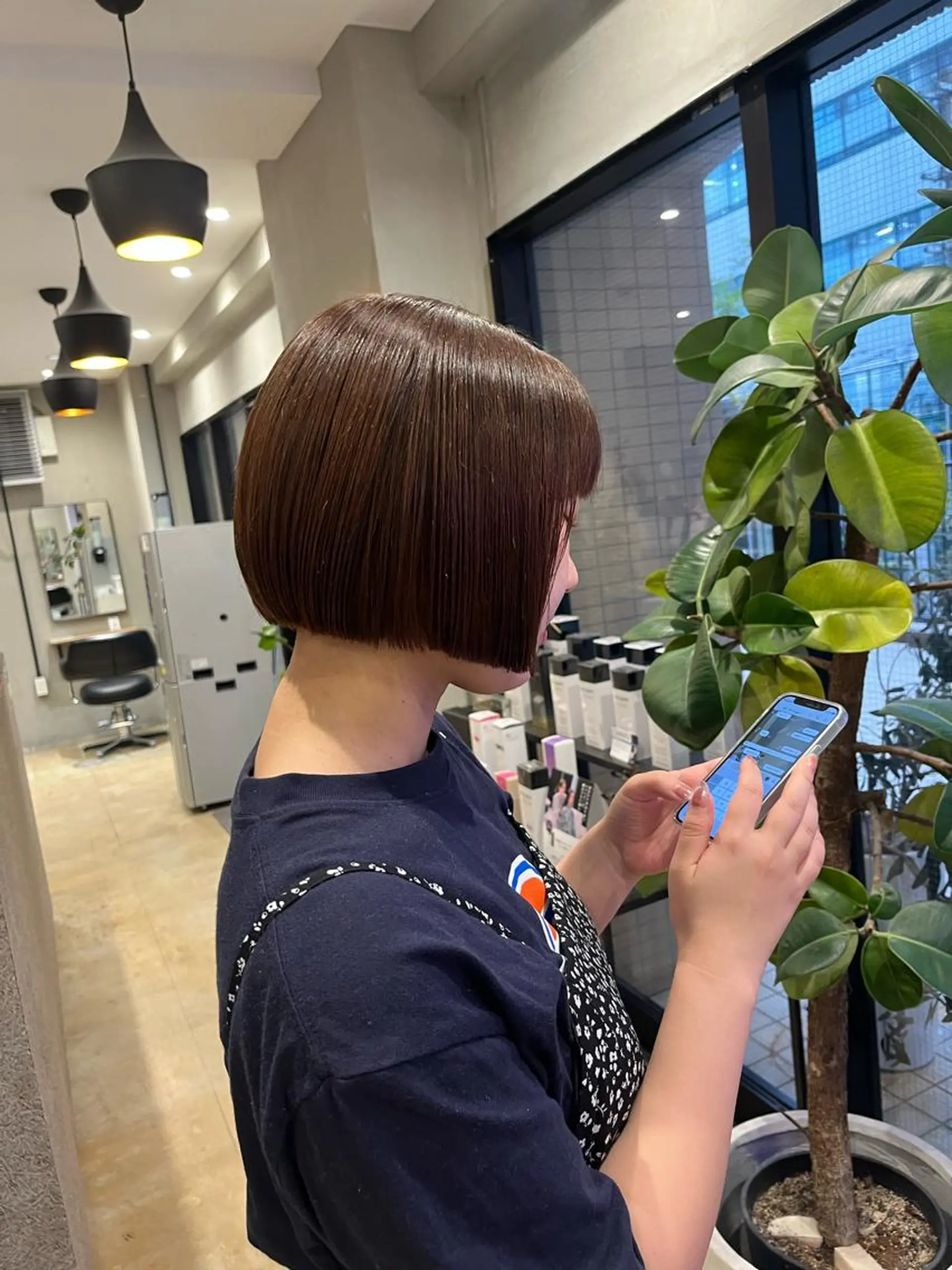 ショート こまつばらみお/レイ ヤー/ダブルカラーのヘアスタイル