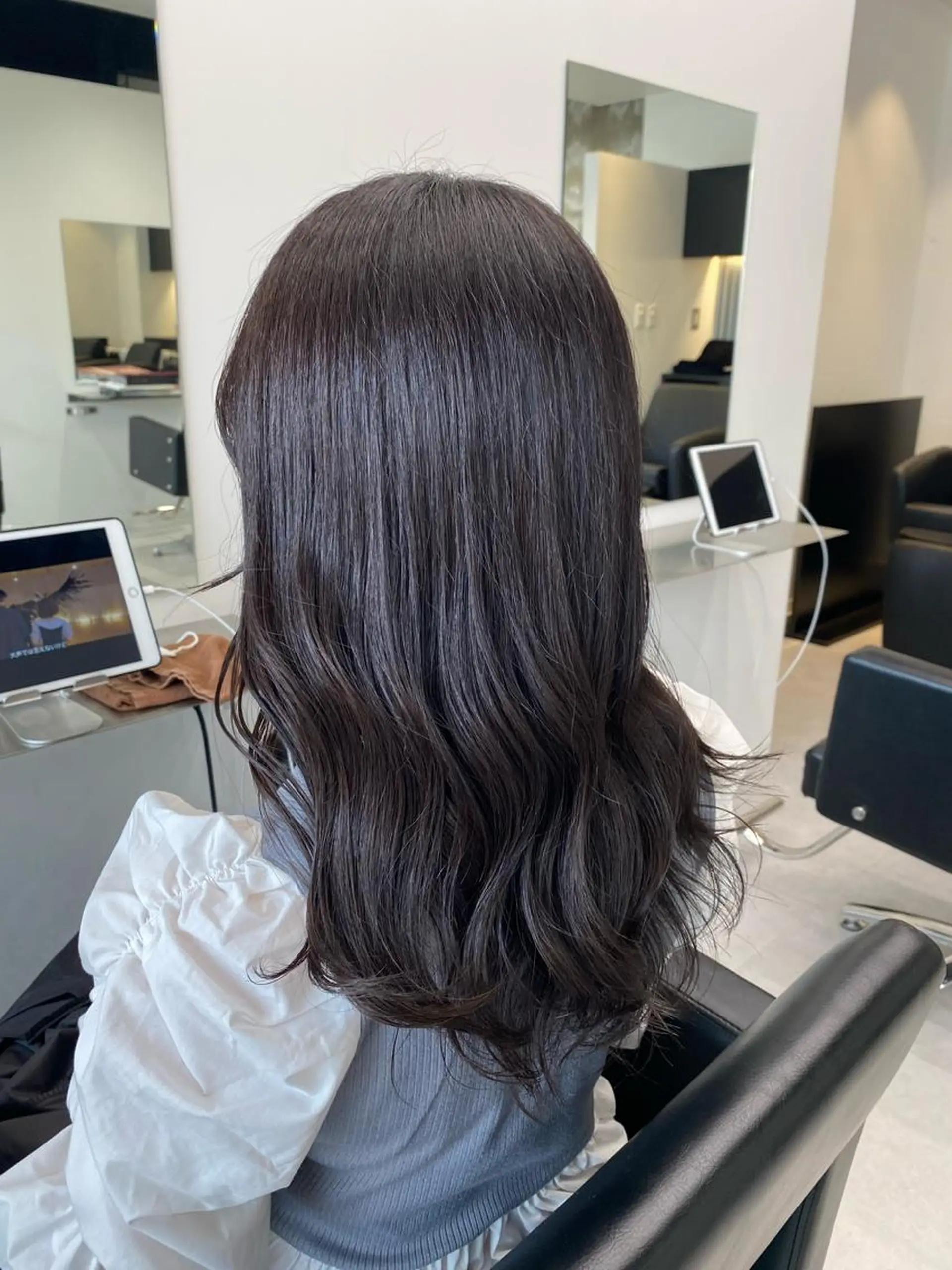 カラー KURUMI /NINE麻布十番のヘアスタイル