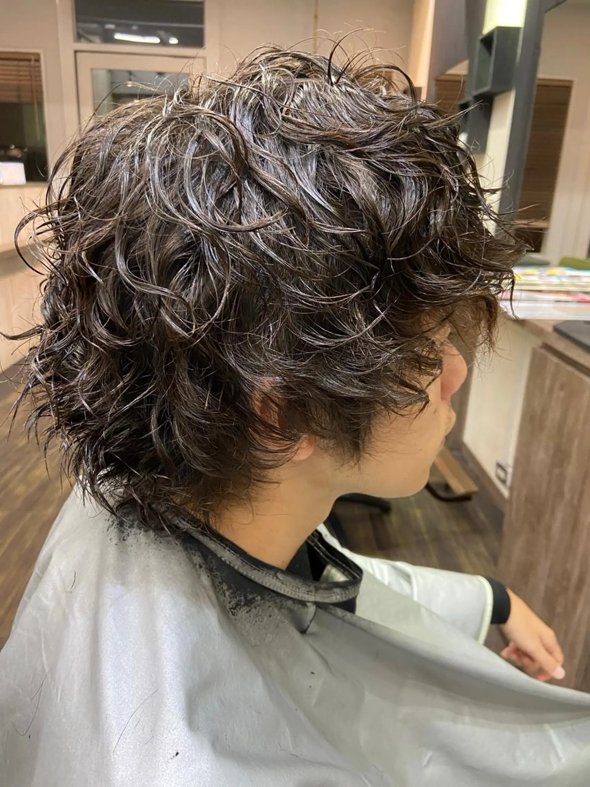 セミロング セミロングパーマ メンズ レオ所属・仁和山 晃のヘアスタイル