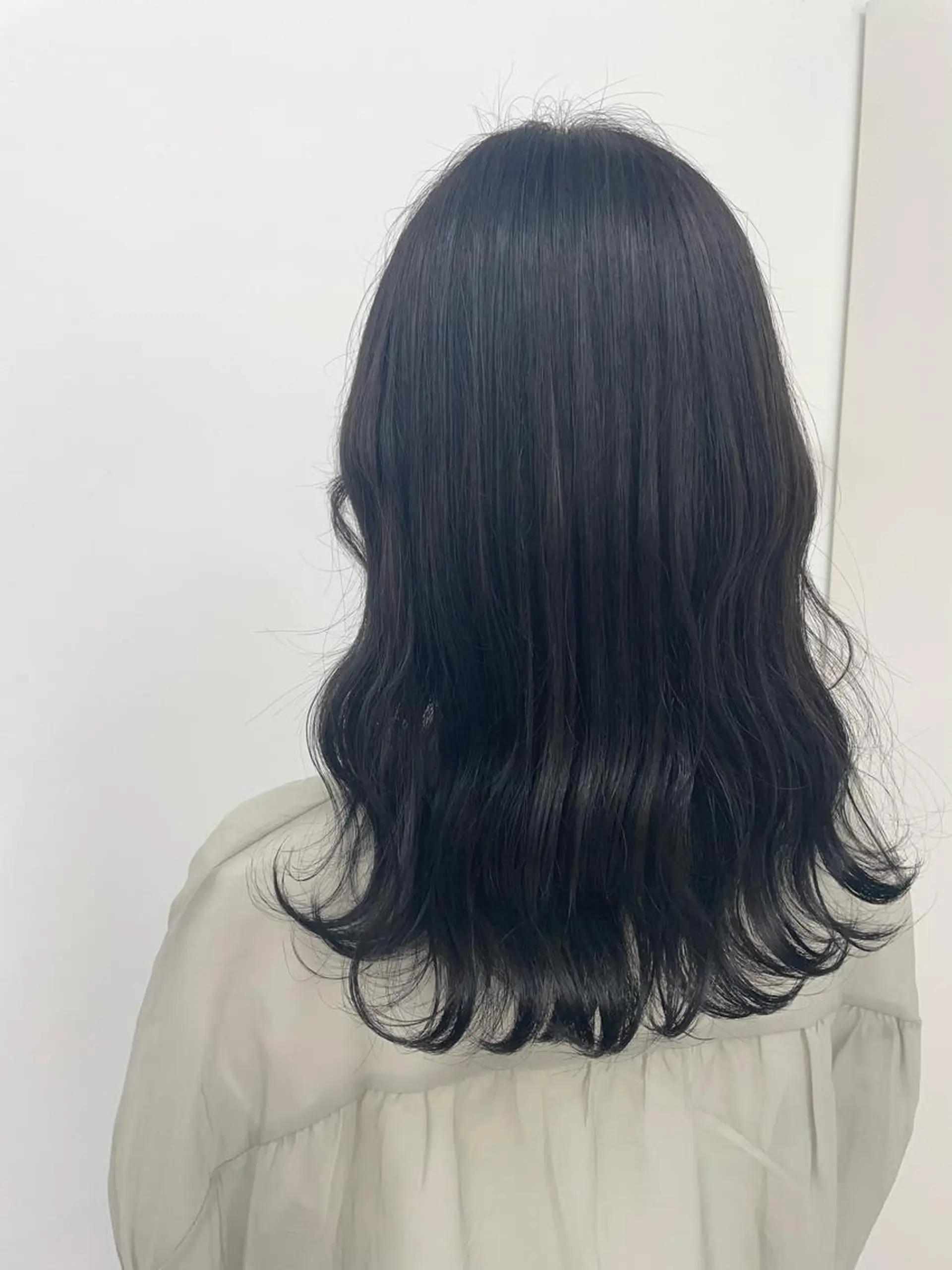 ミディアム 顔まわりレイヤー🎀 くぼやま　みおのヘアスタイル