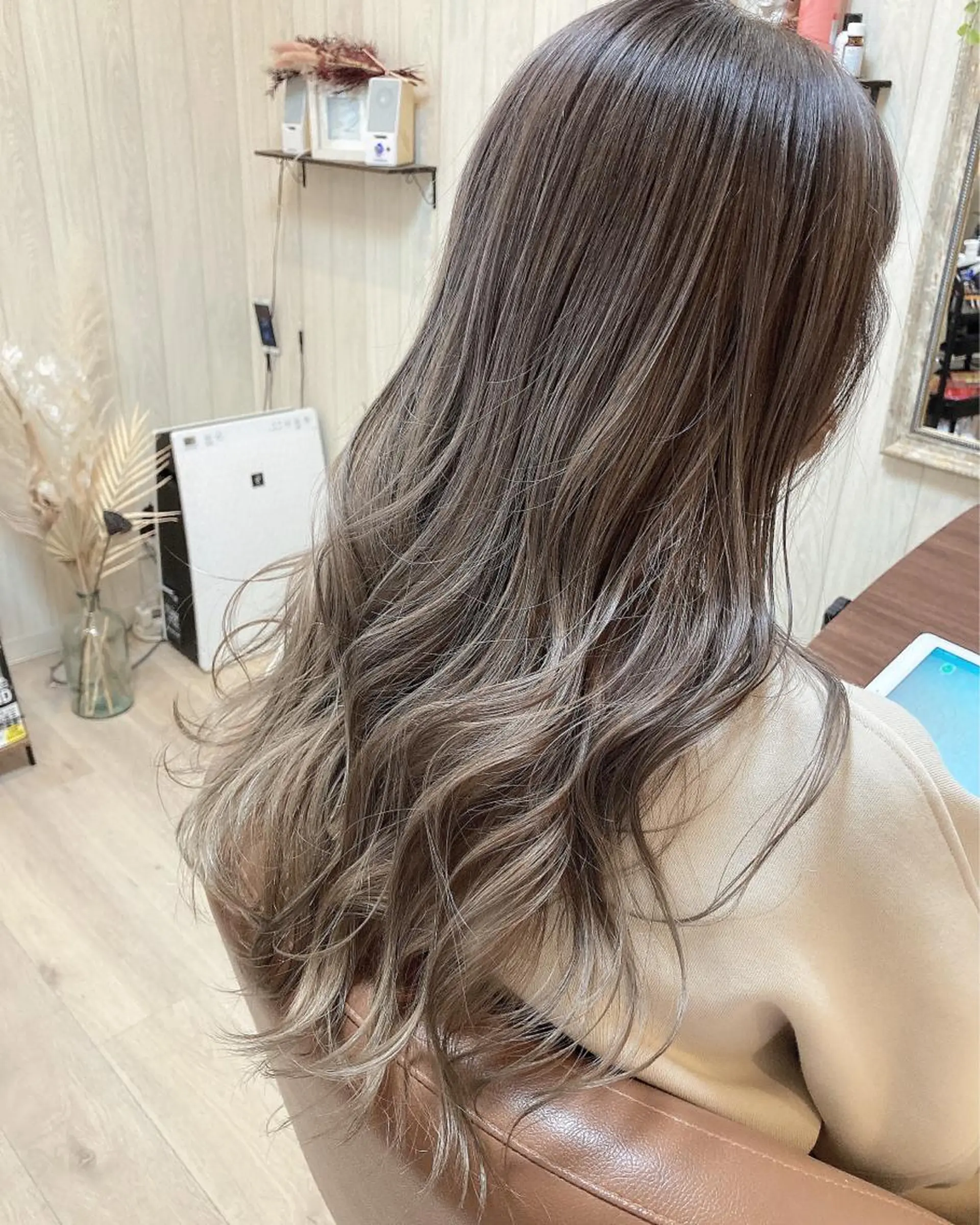 ロング カラー MERCI所属・マツモト コウダイのヘアスタイル
