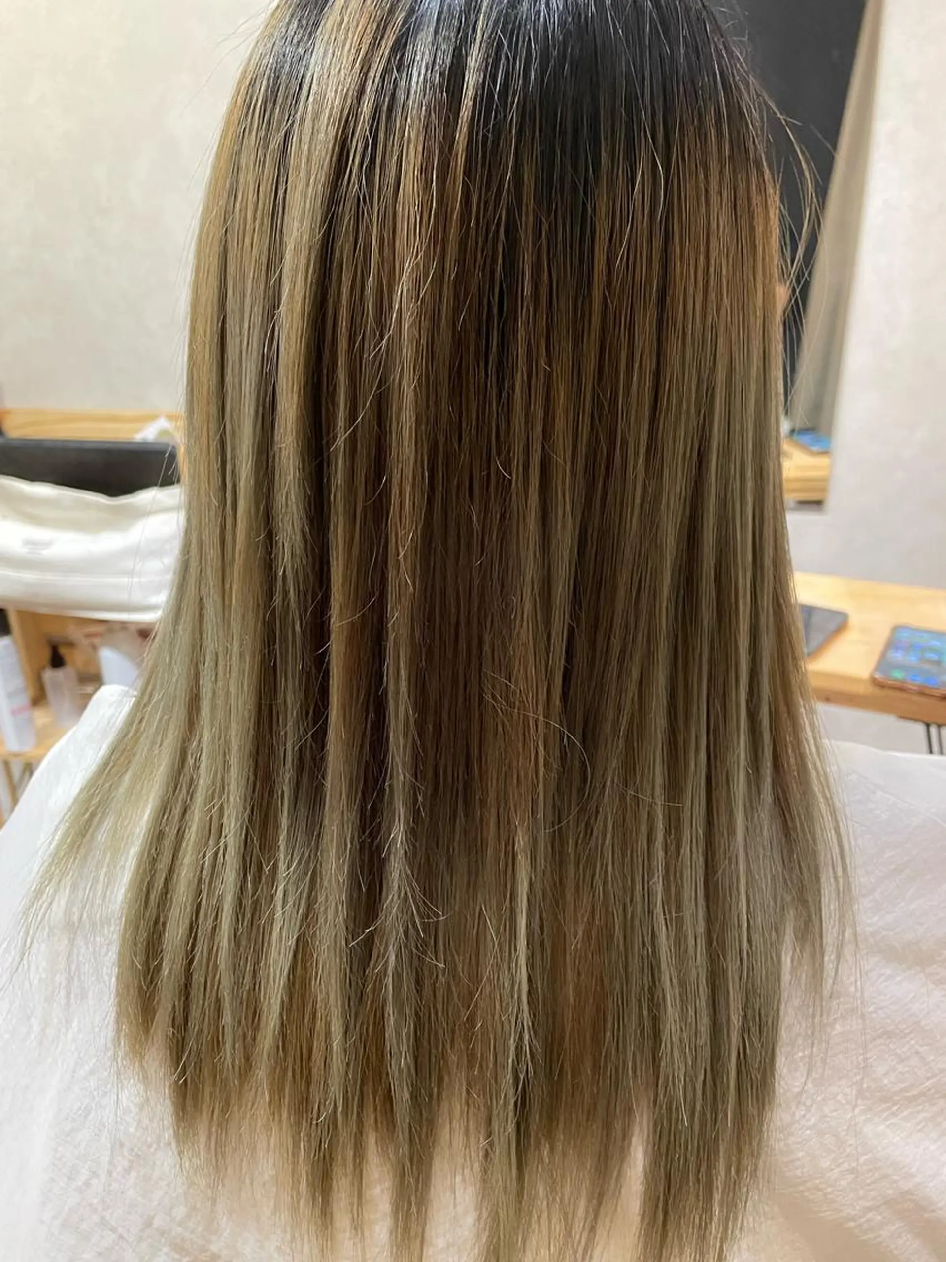 セミロング オオニシ アキラのヘアスタイル