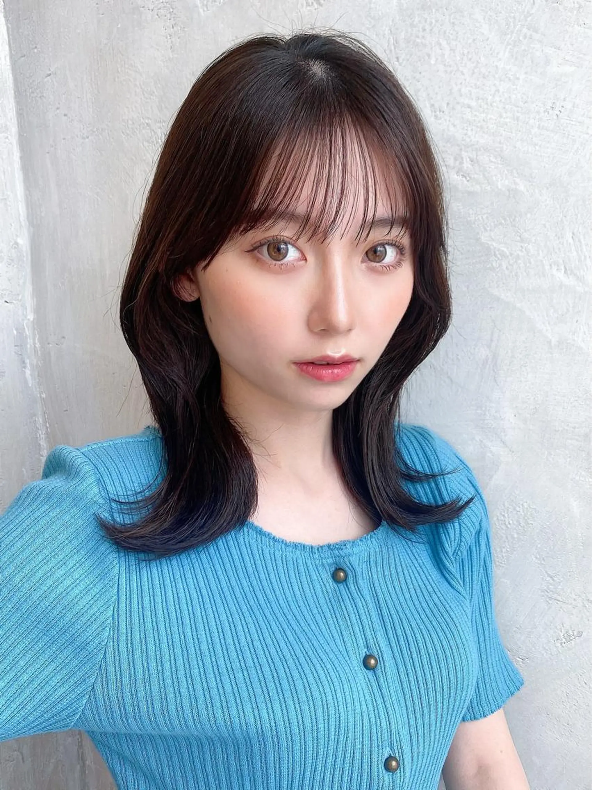 ミディアム カラー ベージュカラー ブラウンカラー ブラウンベージュ くびれヘア 顔周りカット カット ヘアカラー トリートメント 顔周り/くびれヘア 韓国ヘア💕風間るなのヘアスタイル