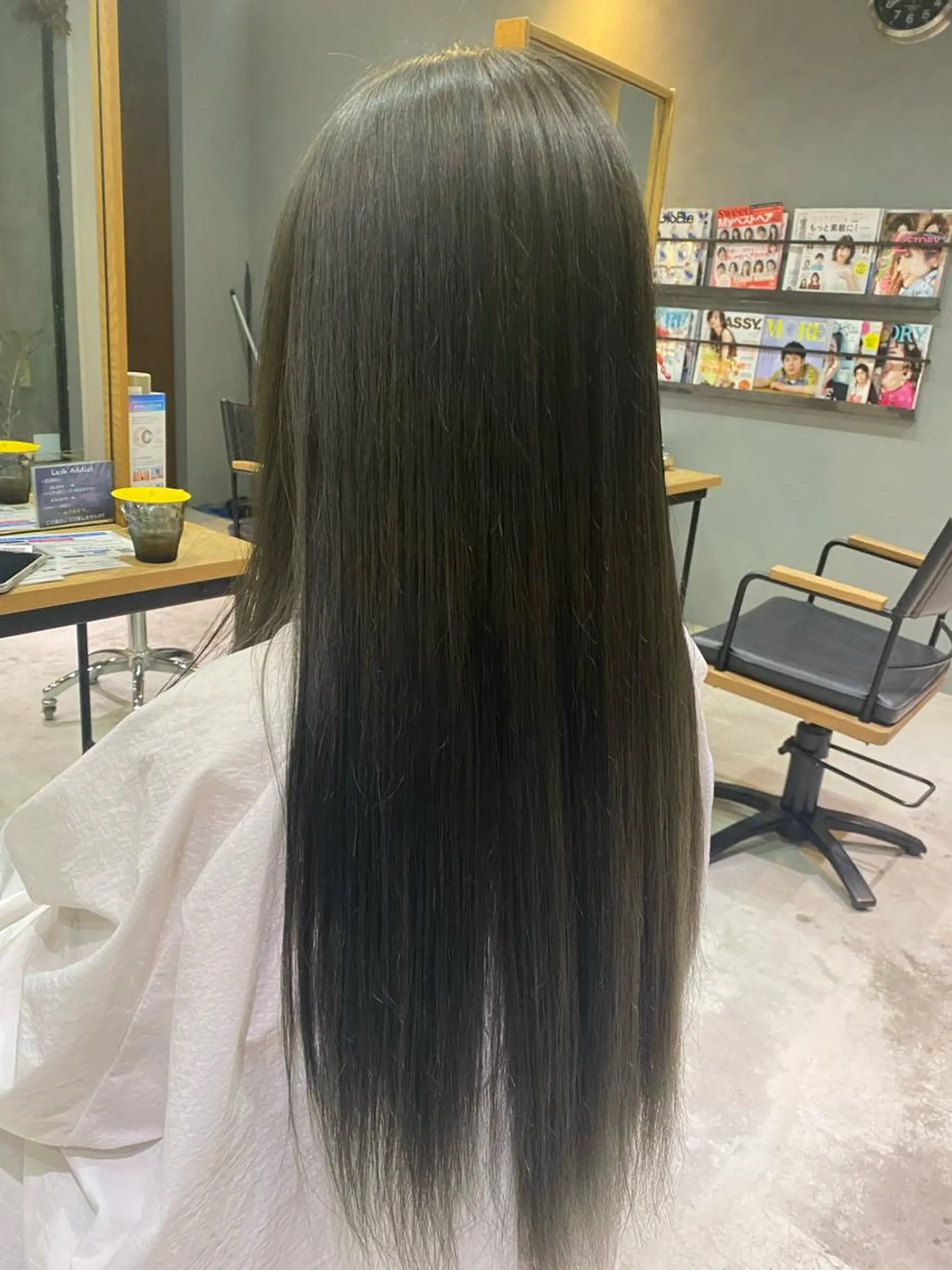 ロング 艶髪・透明感カラー・ 韓国ヘア・Yuriのヘアスタイル