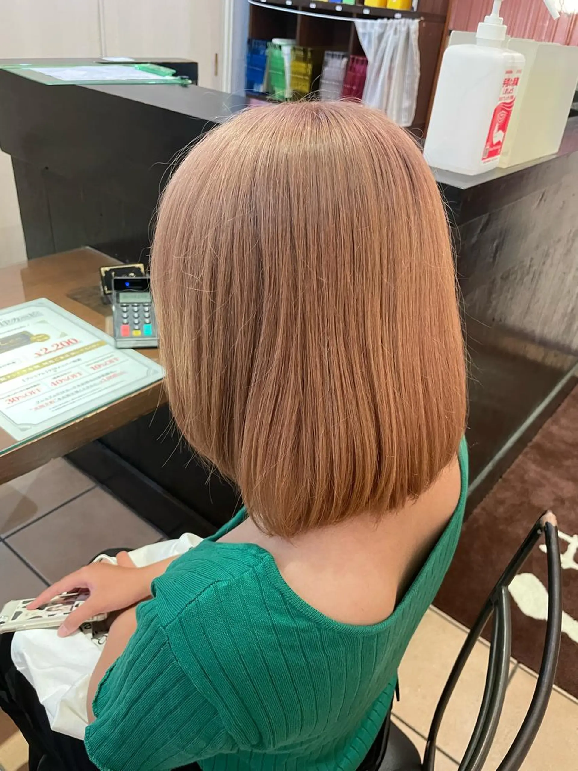 ミディアム カット ヘアカラー 宮里 雄大のヘアスタイル
