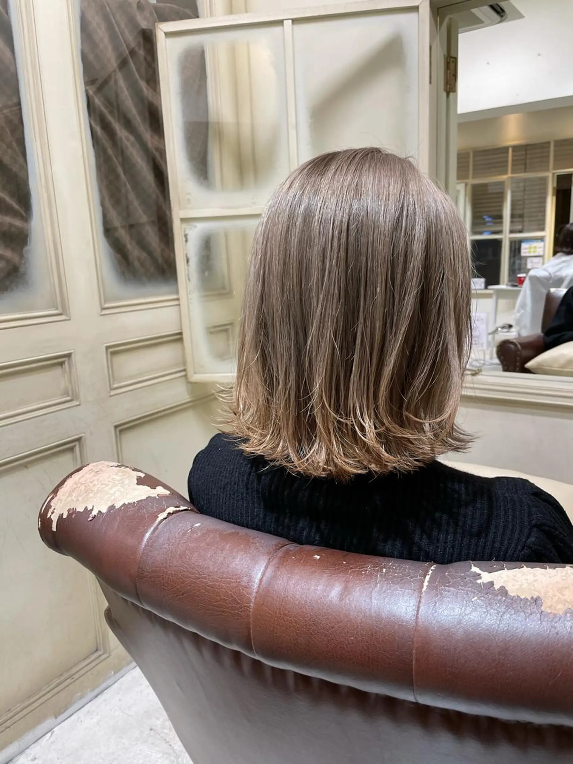 ミディアム カラー ぱつっとボブ 古家 佑真のヘアスタイル