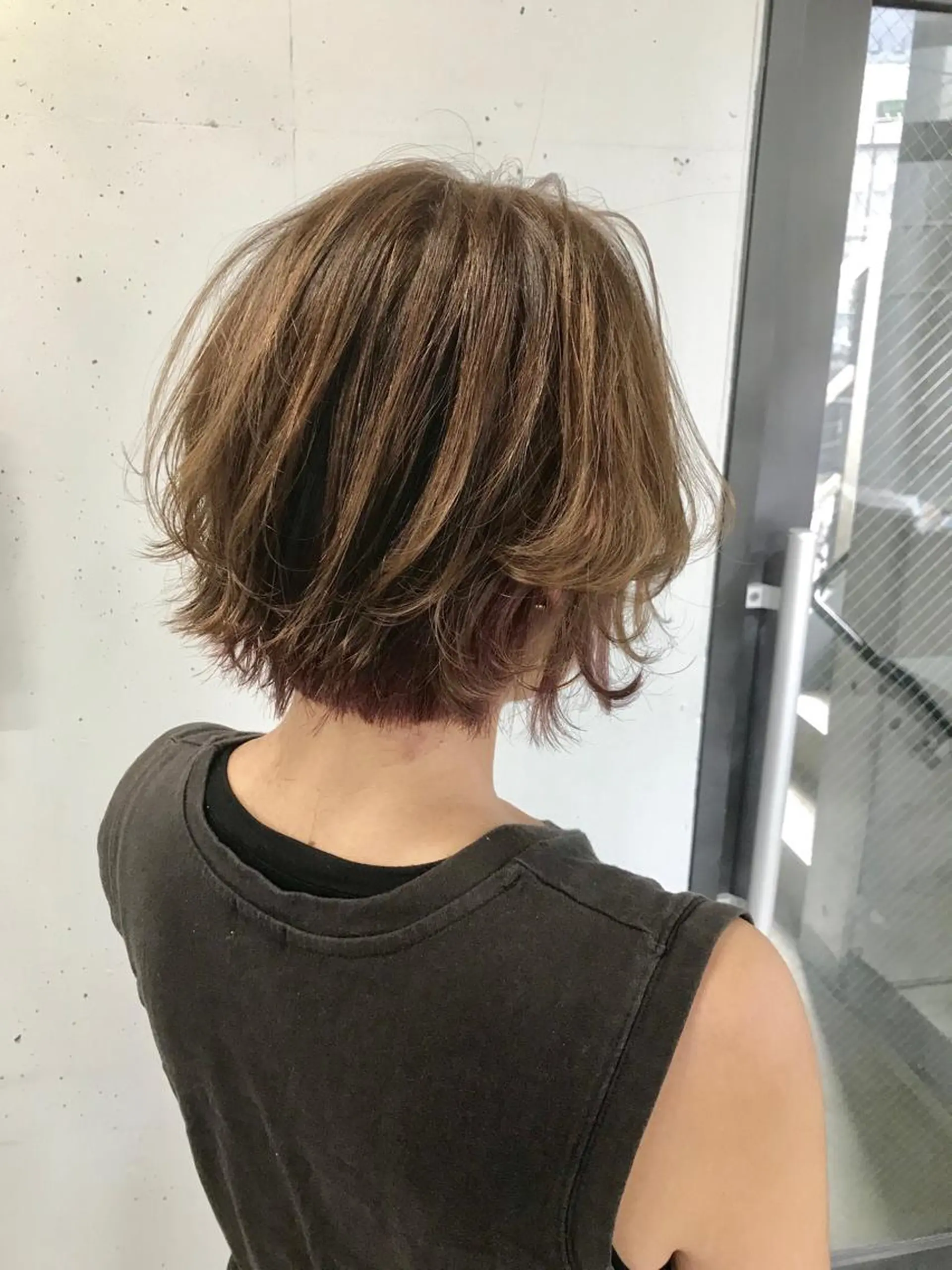 ショート カラー ショートレイヤー レッドカラー レイヤーカット ショートヘア ヘアカラー トリートメント 新井 広樹のヘアスタイル