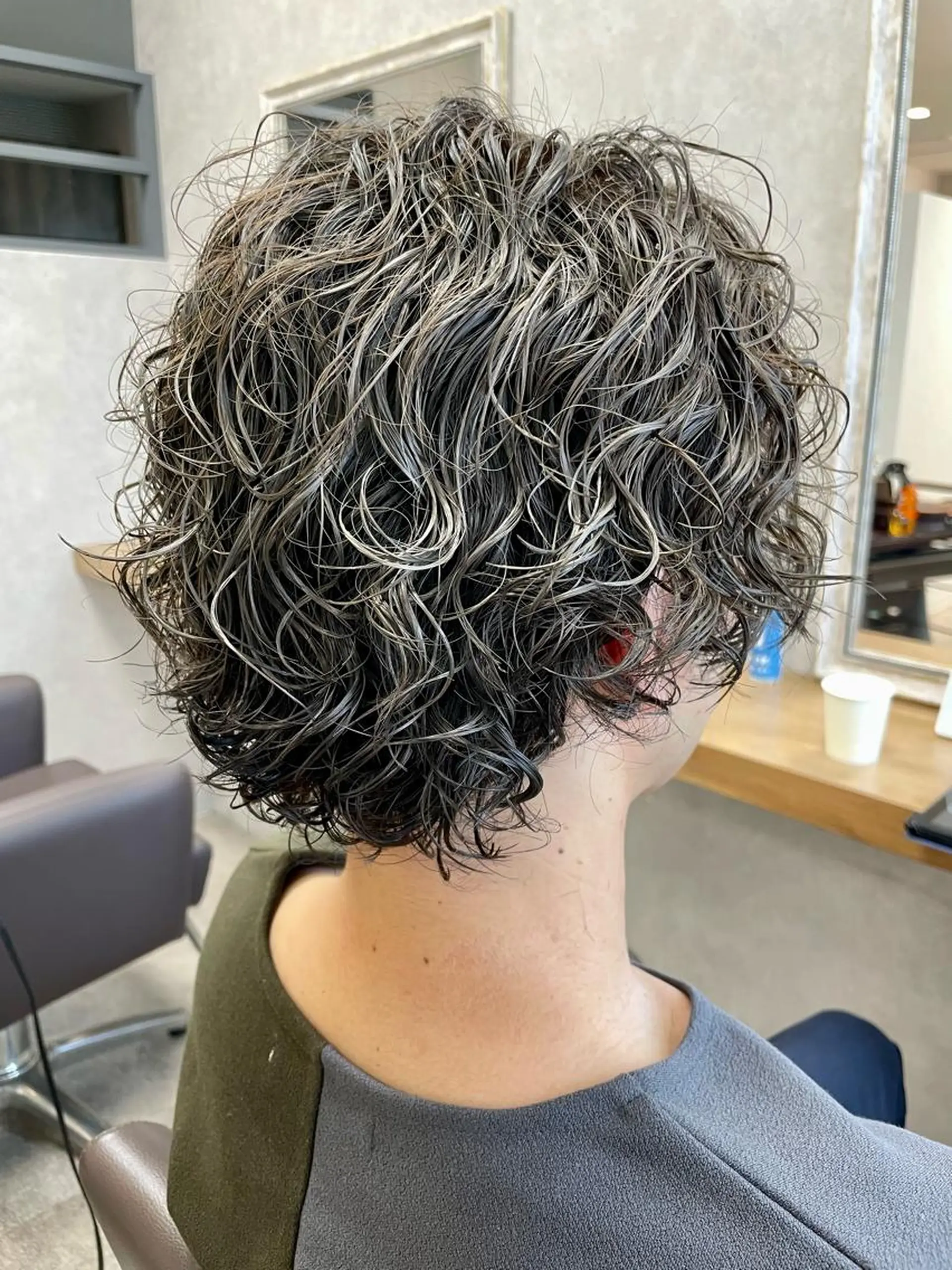 ミディアム パーマ メンズ カット パーマ 髪質改善×METEO 店長 貞松直也のヘアスタイル