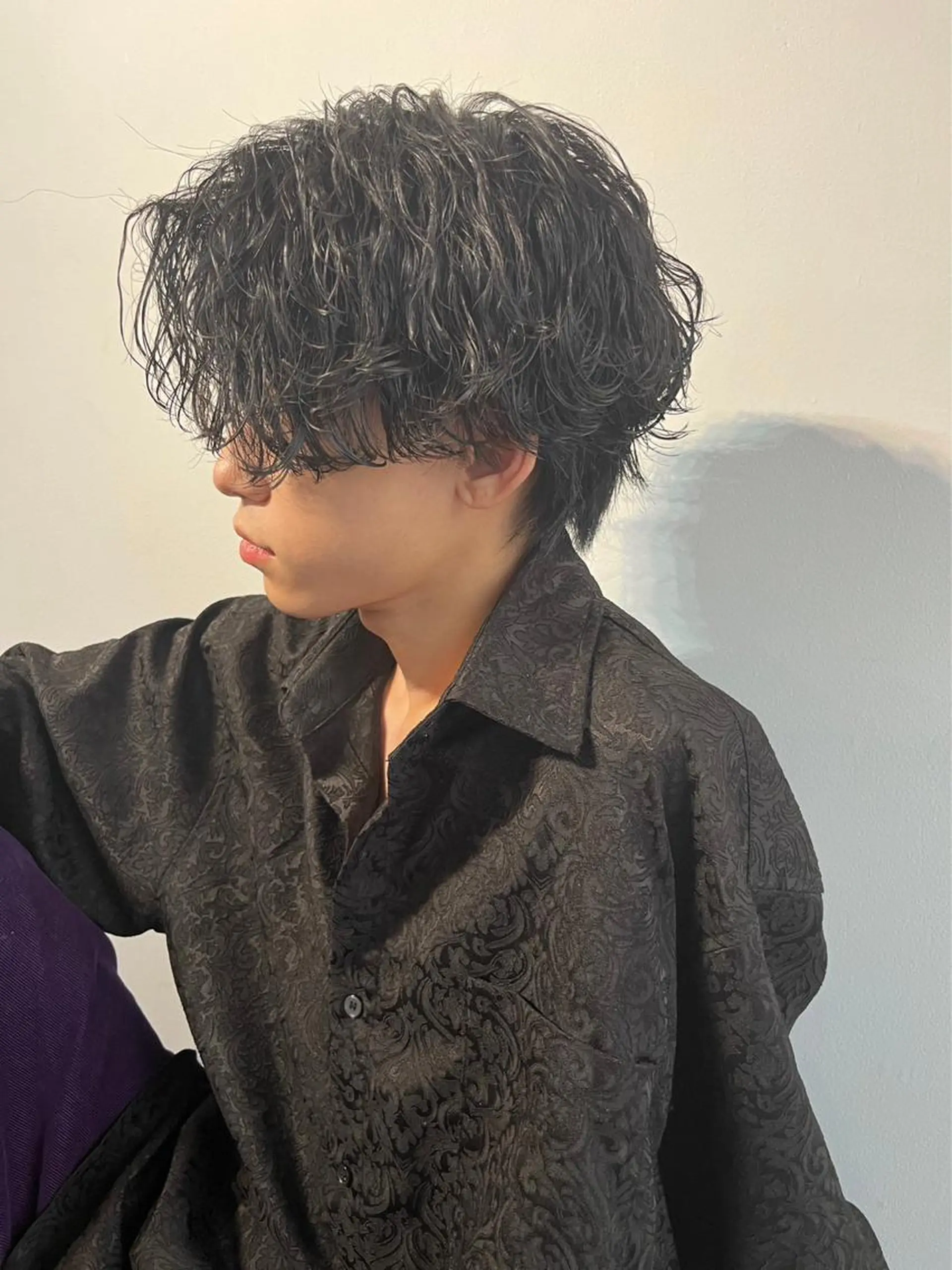 ミディアム パーマ メンズ ミディアムパーマ メンズブリーチ コンマヘア フェードカット メンズハイライト 🔹YUTA🔹 メンズパーマのヘアスタイル