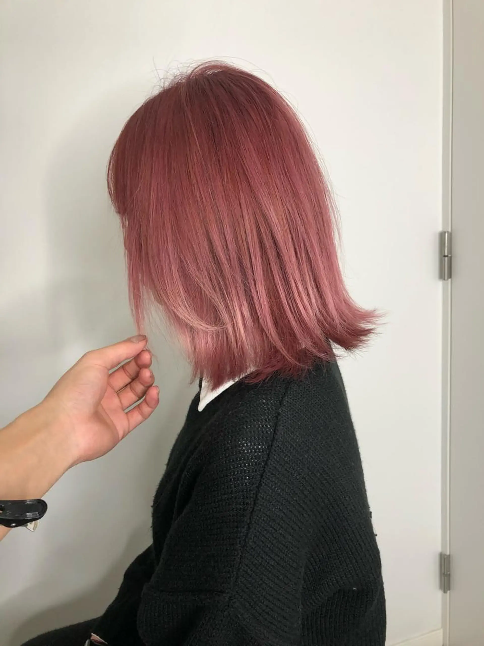 ミディアム カラー ベージュカラー ブリーチ ピンクカラー ピンクベージュ カット ヘアカラー wカラー 指名No1かけるのヘアスタイル