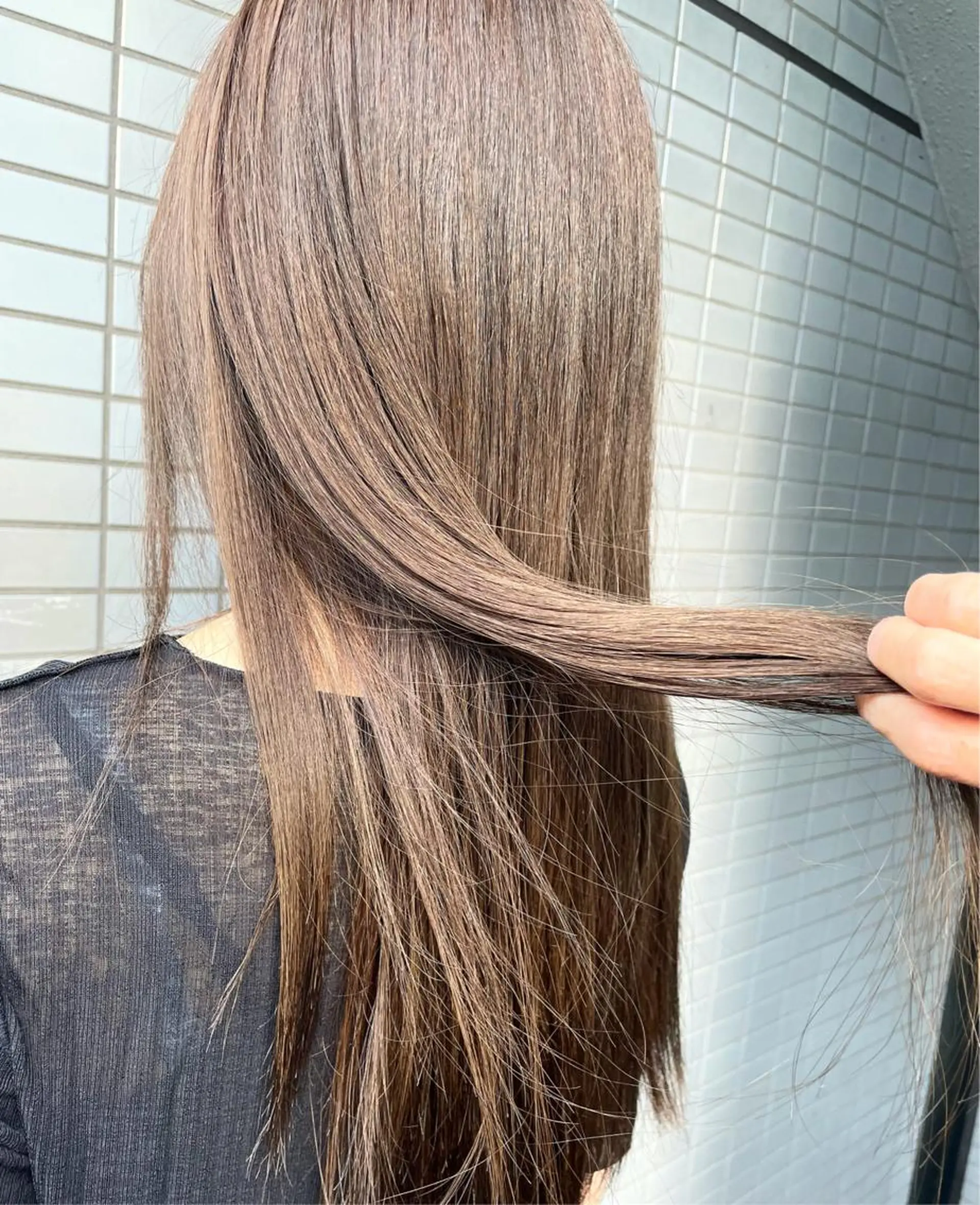 ロング カラー ヘアアレンジ ベージュカラー ブリーチ ミルクティーベージュ ヘアカラー トリートメント Feria所属・カウンセリング重視 🌿‬Tsuyukiのヘアスタイル