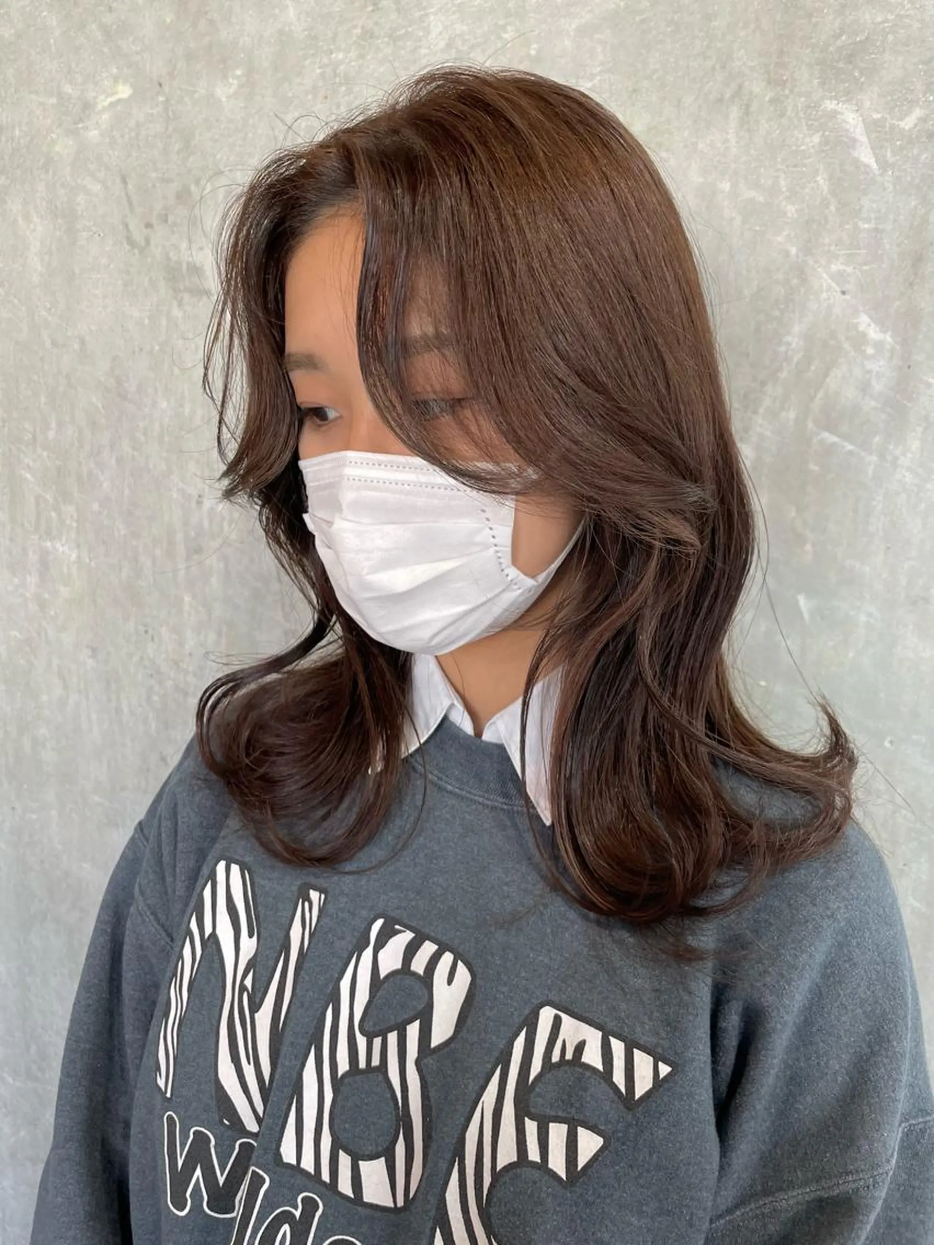 ミディアム カラー くびれヘア エギョモリ 顔まわりレイヤー 顔周りカット ヨシンモリ risako🇰🇷 韓国ヘア/レイヤーのヘアスタイル
