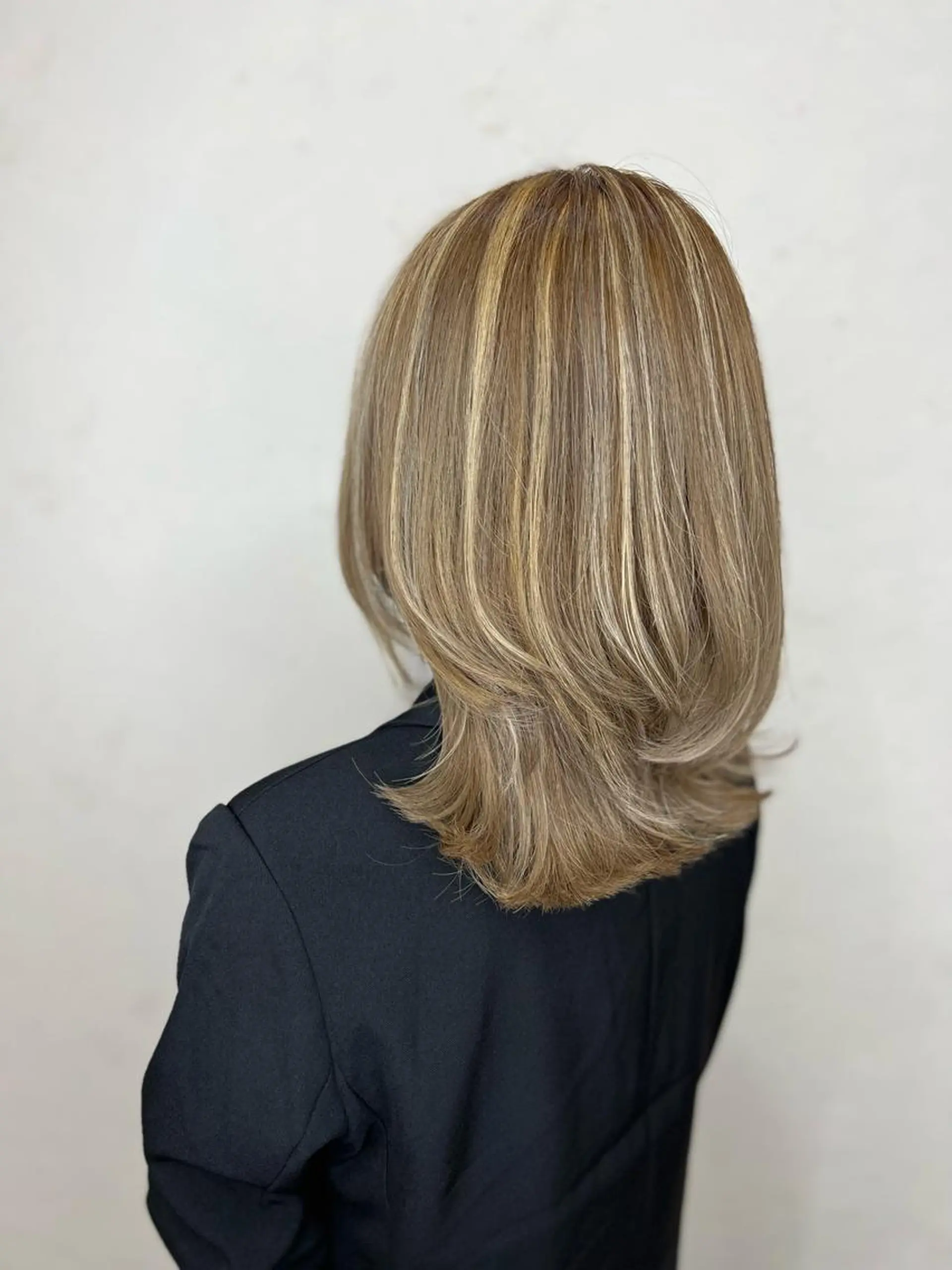 セミロング カラー ハイライトカラー ハイライト ヘアカラー トリートメント オーガニック/白髪 ぼかし/斎藤相慶のヘアスタイル