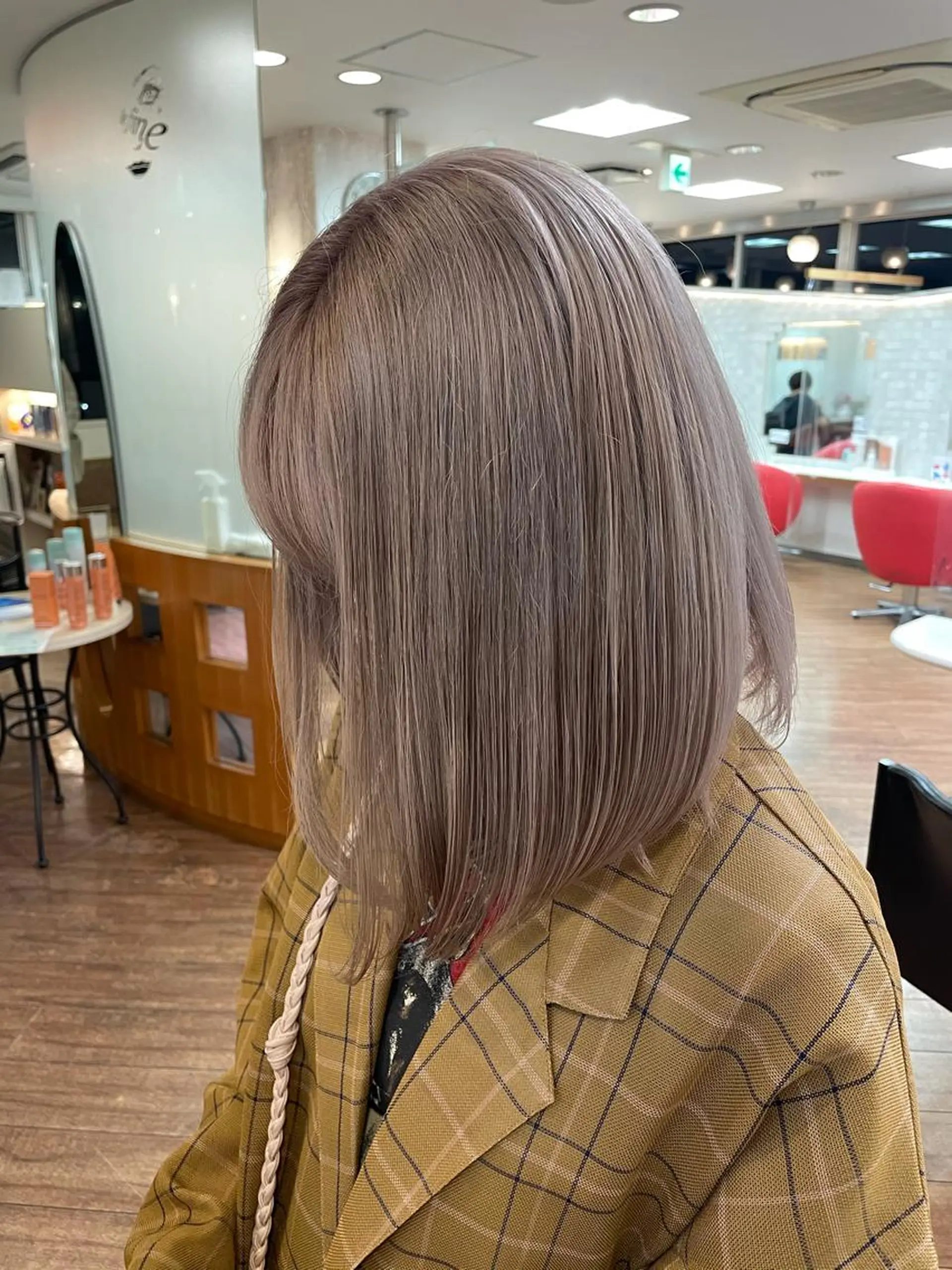 カラー ベージュカラー ブリーチ グレージュ ミルクティーグレージュ befine所属・石岡 政宗のヘアスタイル