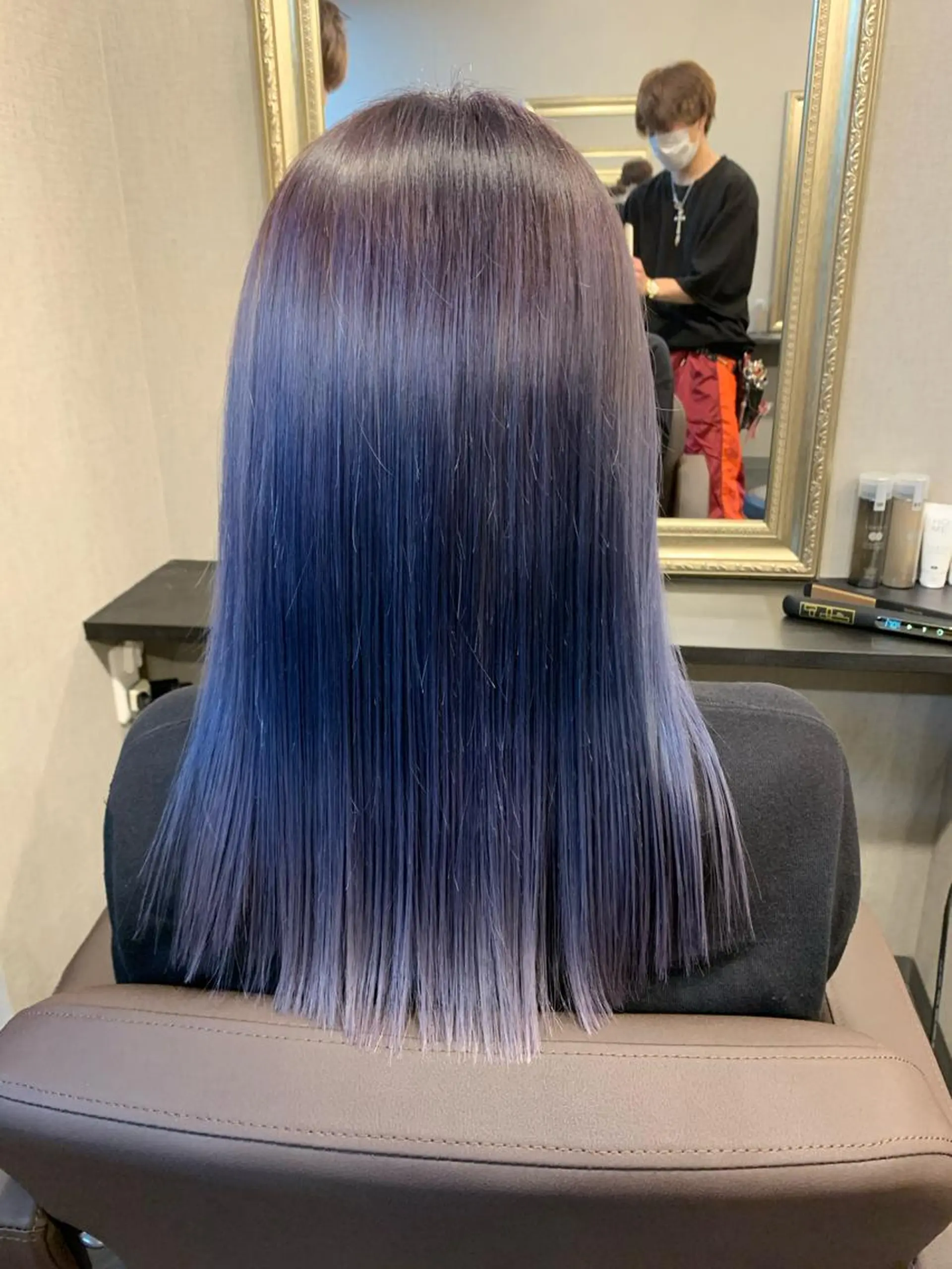 ミディアム アッシュ ハイライト レイヤーカット Selene hair OSAKAのヘアスタイル