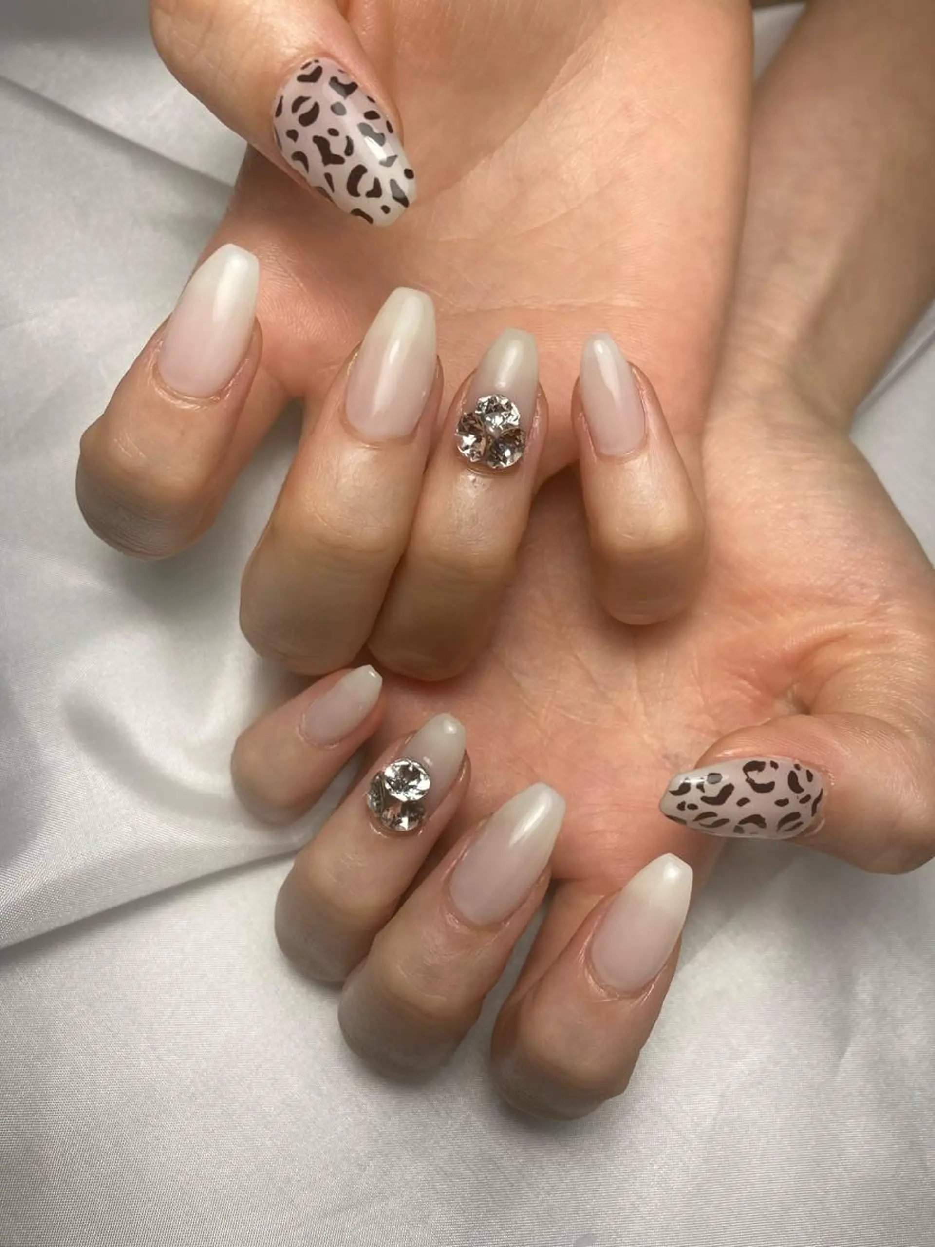 ネイル Yakko pas á pasのネイルデザイン