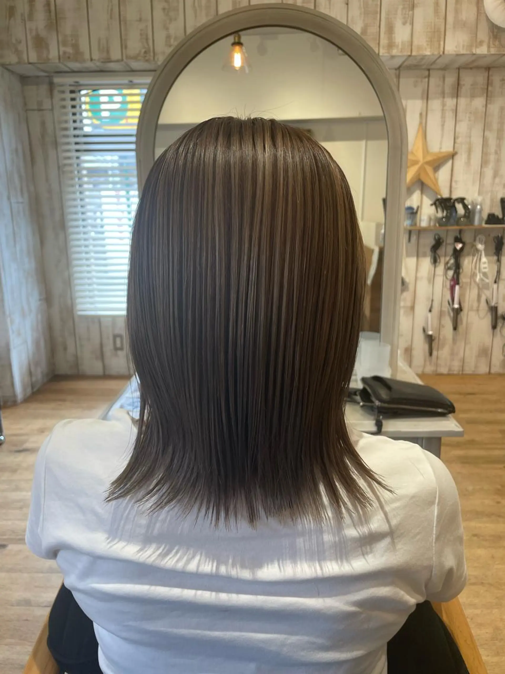 ミディアム カラー ao.【アオ】所属・oikawa .のヘアスタイル