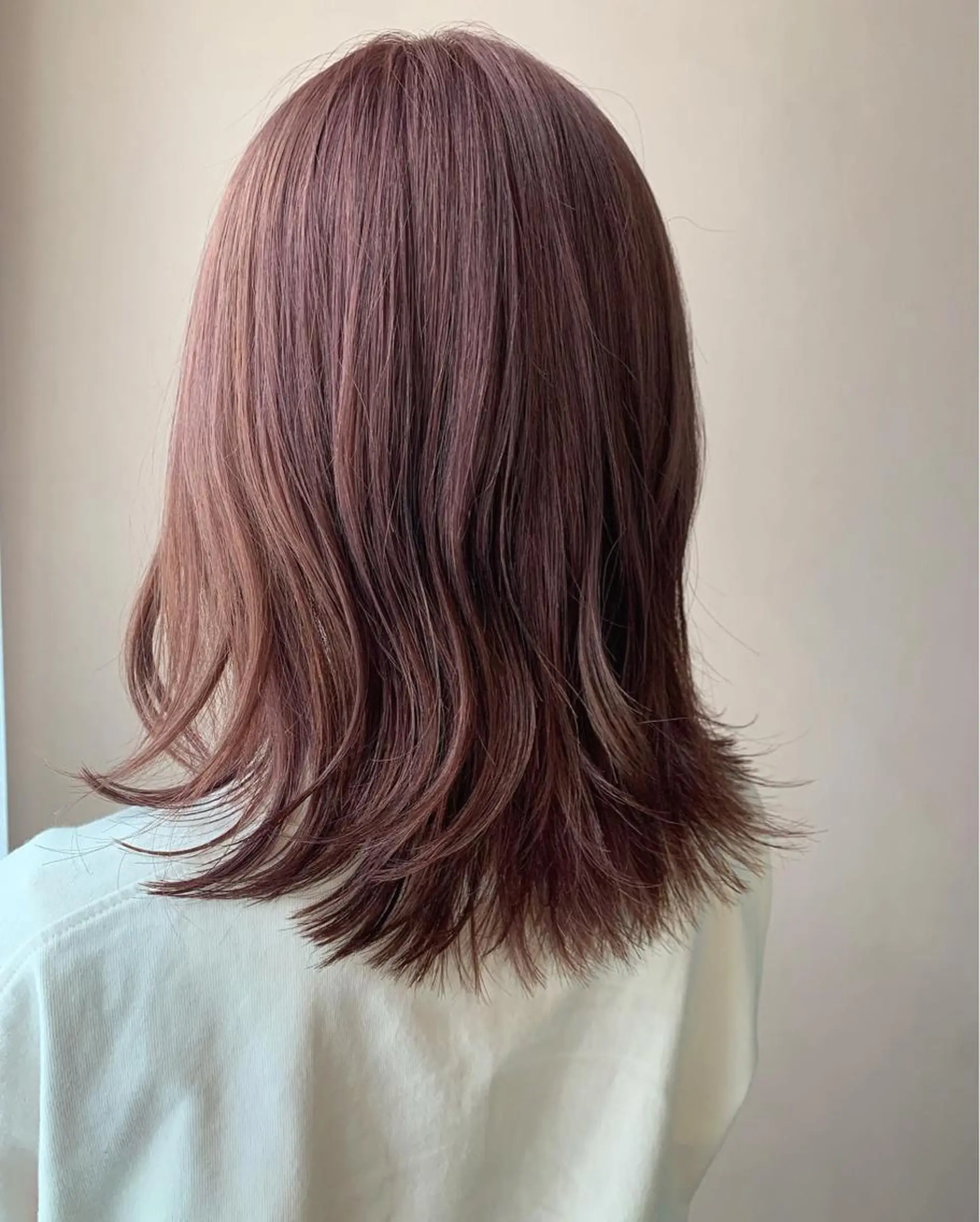 セミロング カラー ベージュカラー ブリーチ ラベンダーカラー ラベンダーベージュ ピンクカラー カット ヘアカラー トリートメント hub hair レイヤー/透明感のヘアスタイル